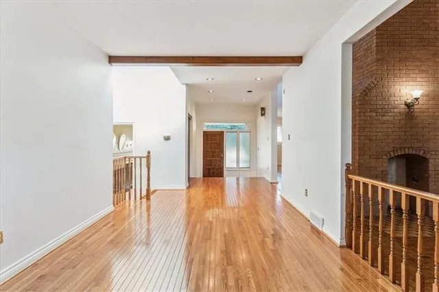 Additional property image - 335 YORK Rd