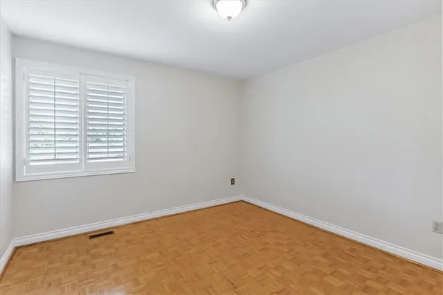 Additional property image - 335 YORK Rd