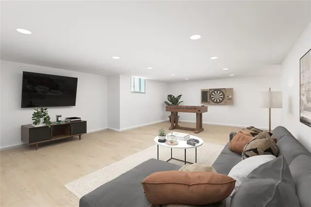 Additional property image - 335 YORK Rd