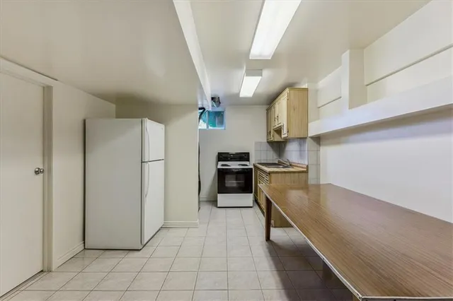 Additional property image - 335 YORK Rd