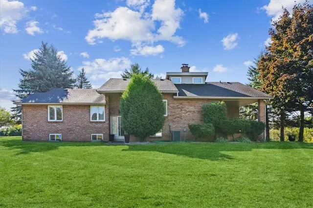 Additional property image - 335 YORK Rd