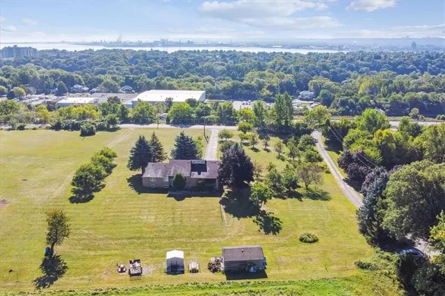 Additional property image - 335 YORK Rd