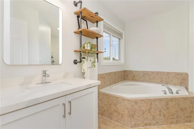 Additional property image - 96 STONEGLEN Way