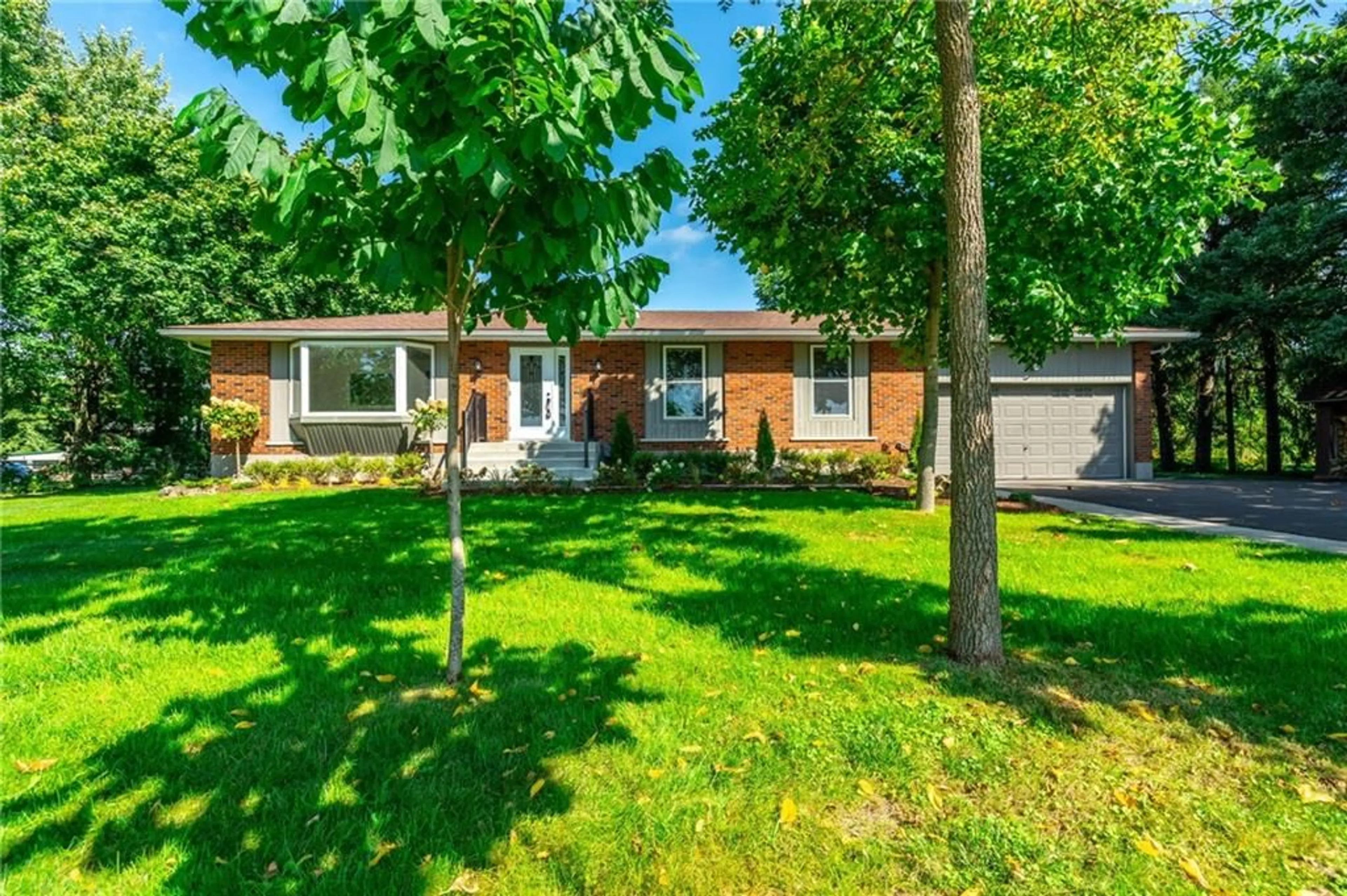 Frontside or backside of a home, cottage for 585 SAFARI Rd, Hamilton Ontario L0R 1V0