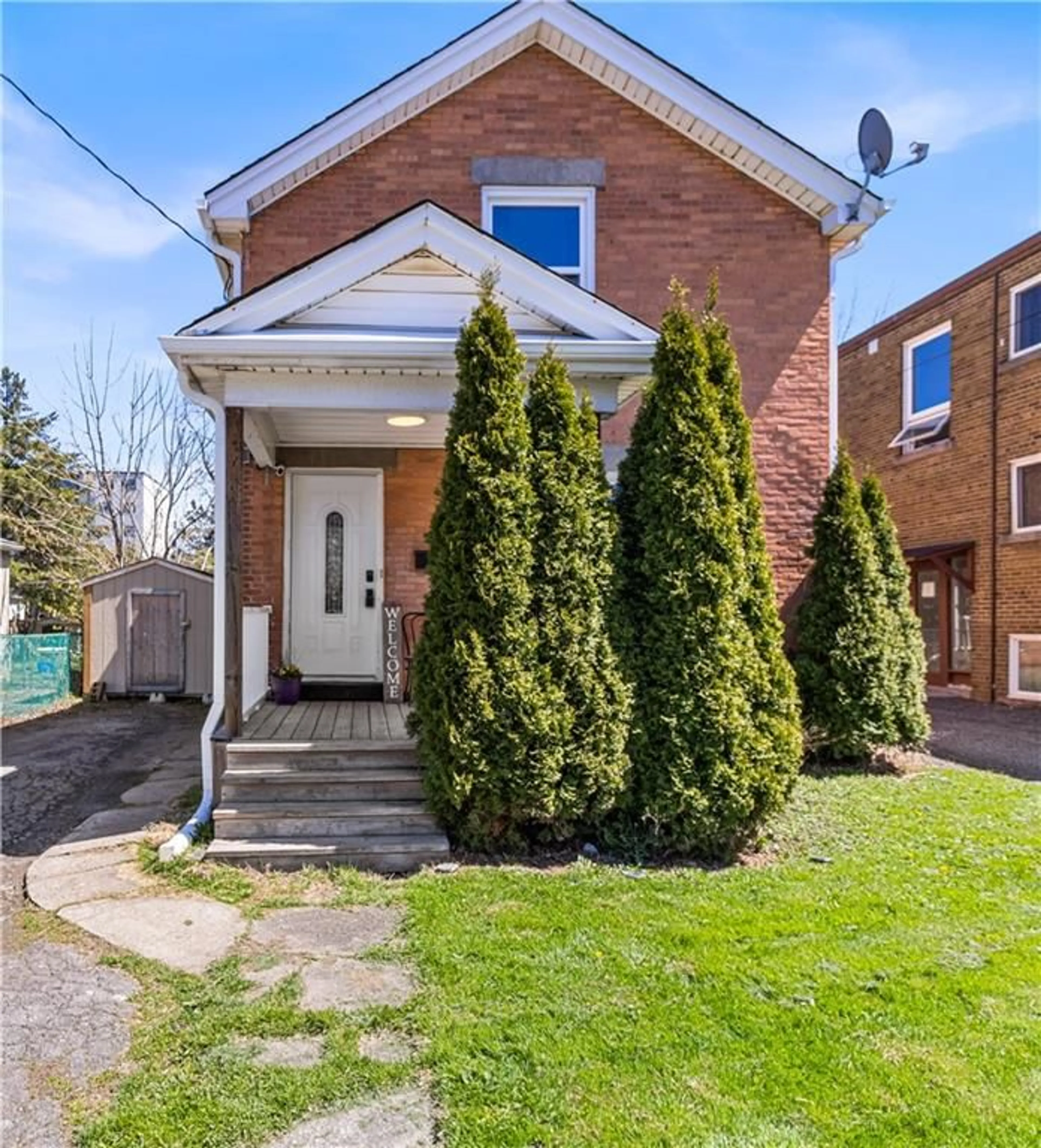 Frontside or backside of a home for 18 PRINCE St, St. Catharines Ontario L2R 3X7