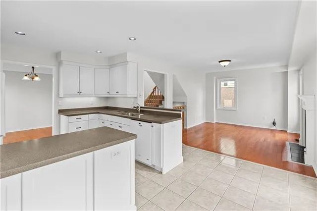 Additional property image - 80 STRATHROY Cres