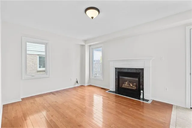 Additional property image - 80 STRATHROY Cres