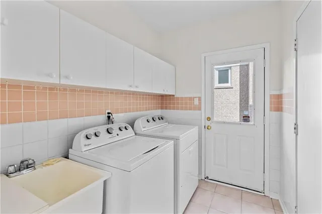 Additional property image - 80 STRATHROY Cres