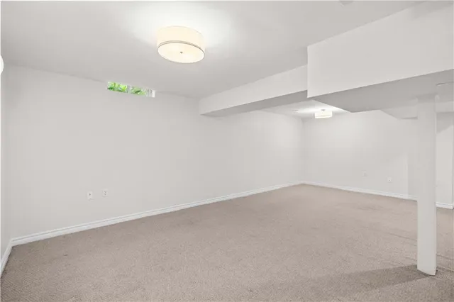 Additional property image - 80 STRATHROY Cres