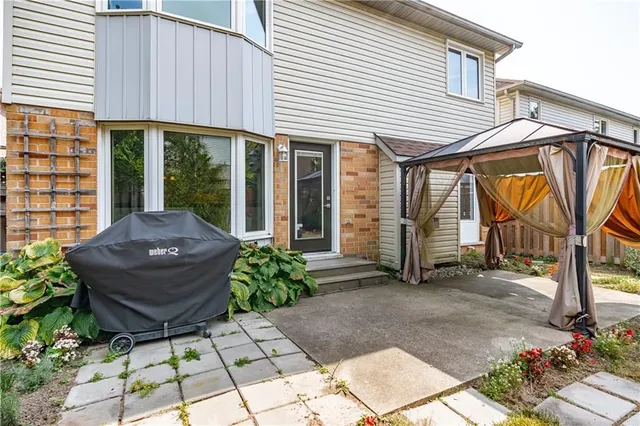 Additional property image - 80 STRATHROY Cres