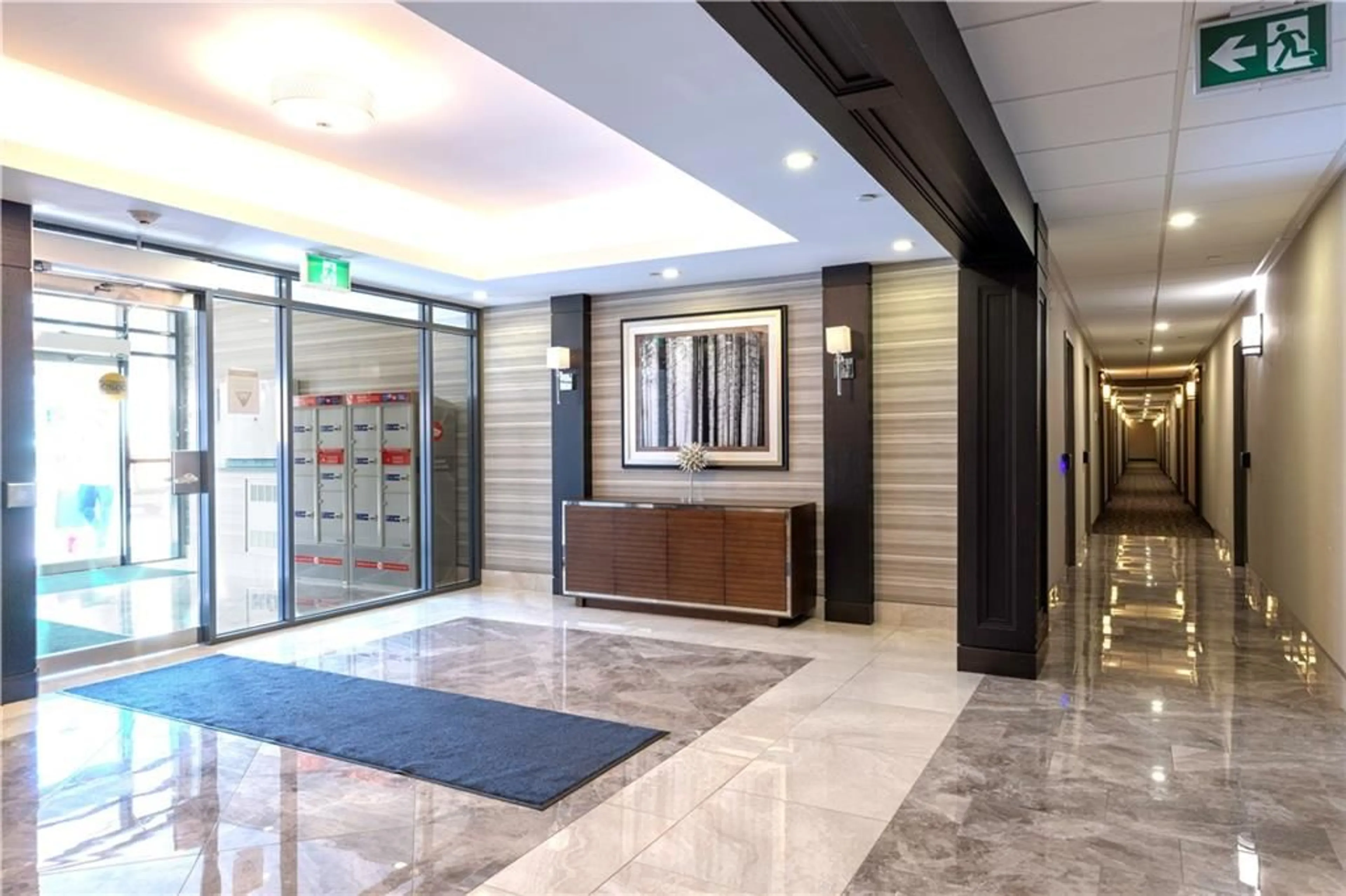 Indoor lobby, ceramic floors for 101 SHOREVIEW Pl #133, Stoney Creek Ontario L8E 6G4