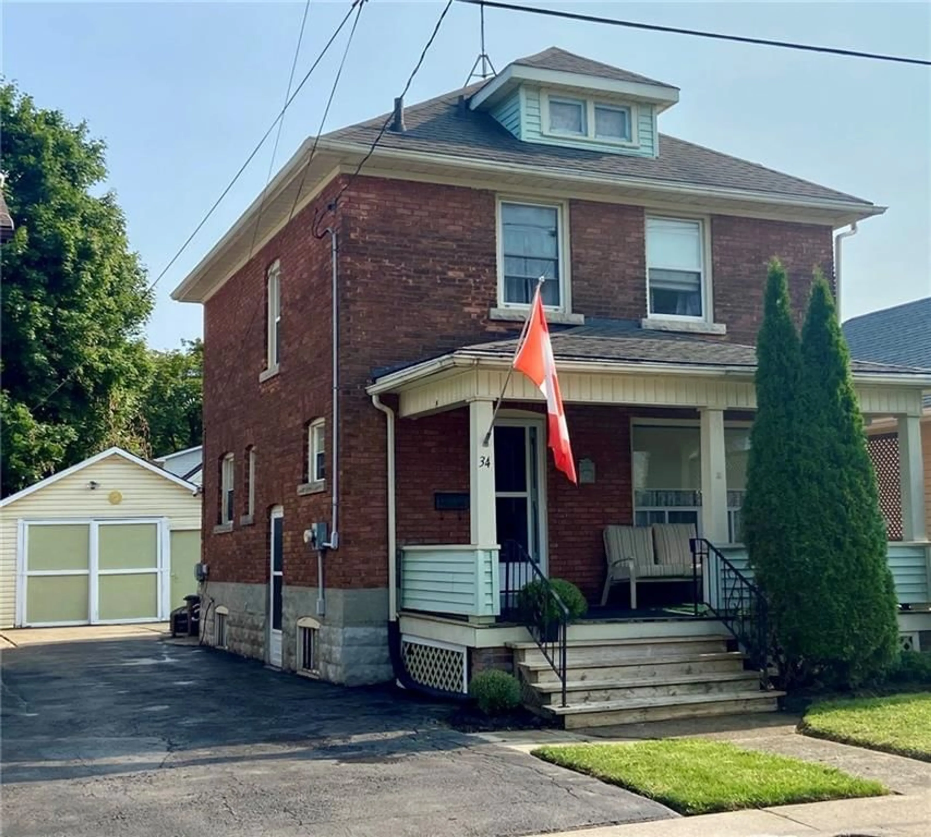 Home with brick exterior material for 34 ALBERT St, St. Catharines Ontario L2R 2G7