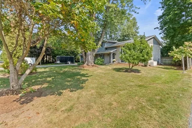 Additional property image - 2 CAREY St