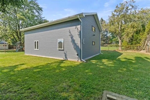 Additional property image - 2 CAREY St