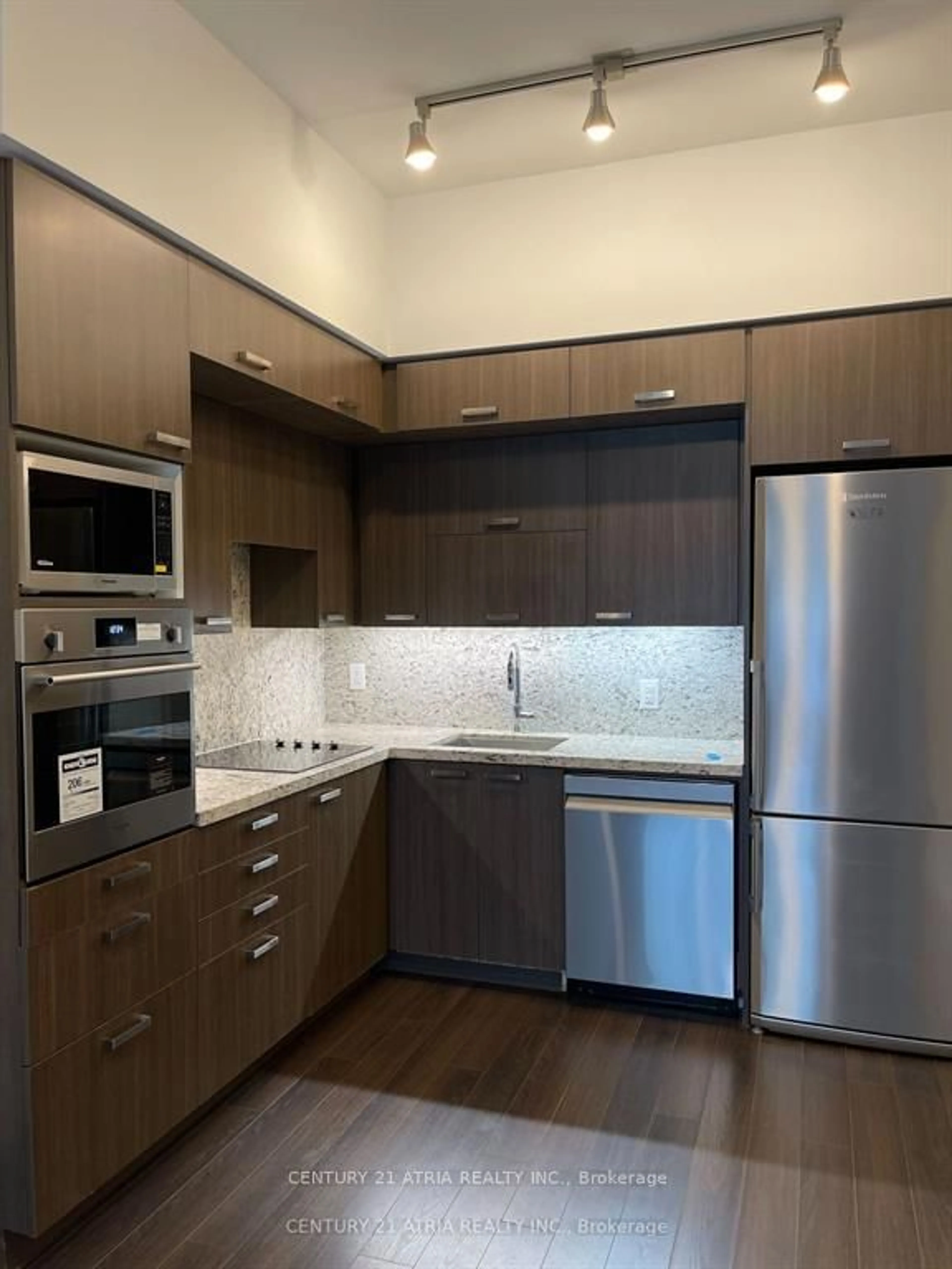 Standard kitchen, wood floors for 120 Harrison Garden Blvd #109, Toronto Ontario M2H 0H1