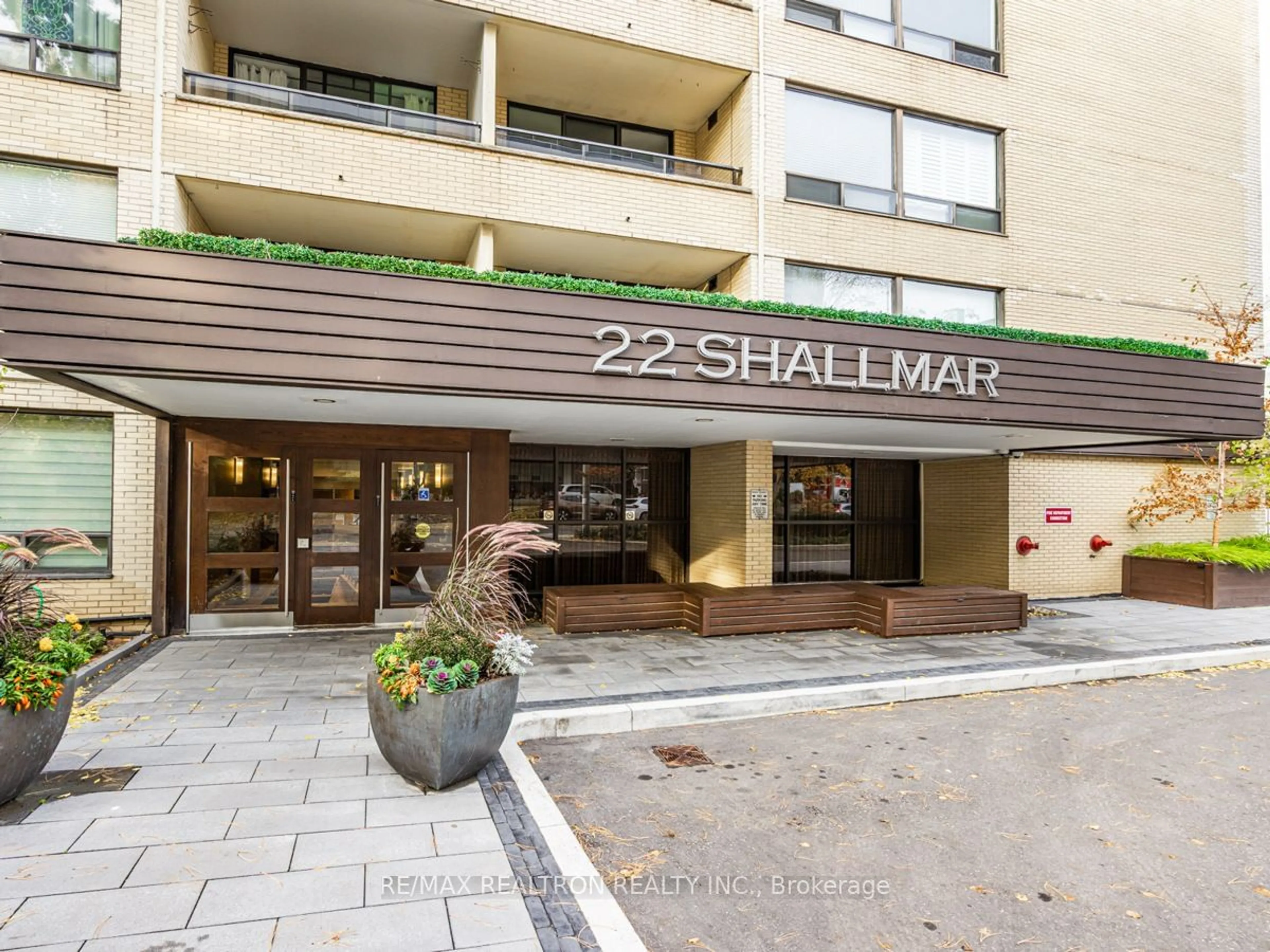 A pic from exterior of the house or condo, the front or back of building for 22 Shallmar Blvd #404, Toronto Ontario M5N 2Z8