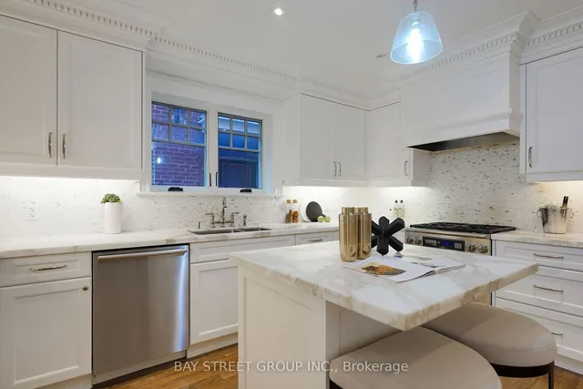 Additional property image - 463 Spadina Rd