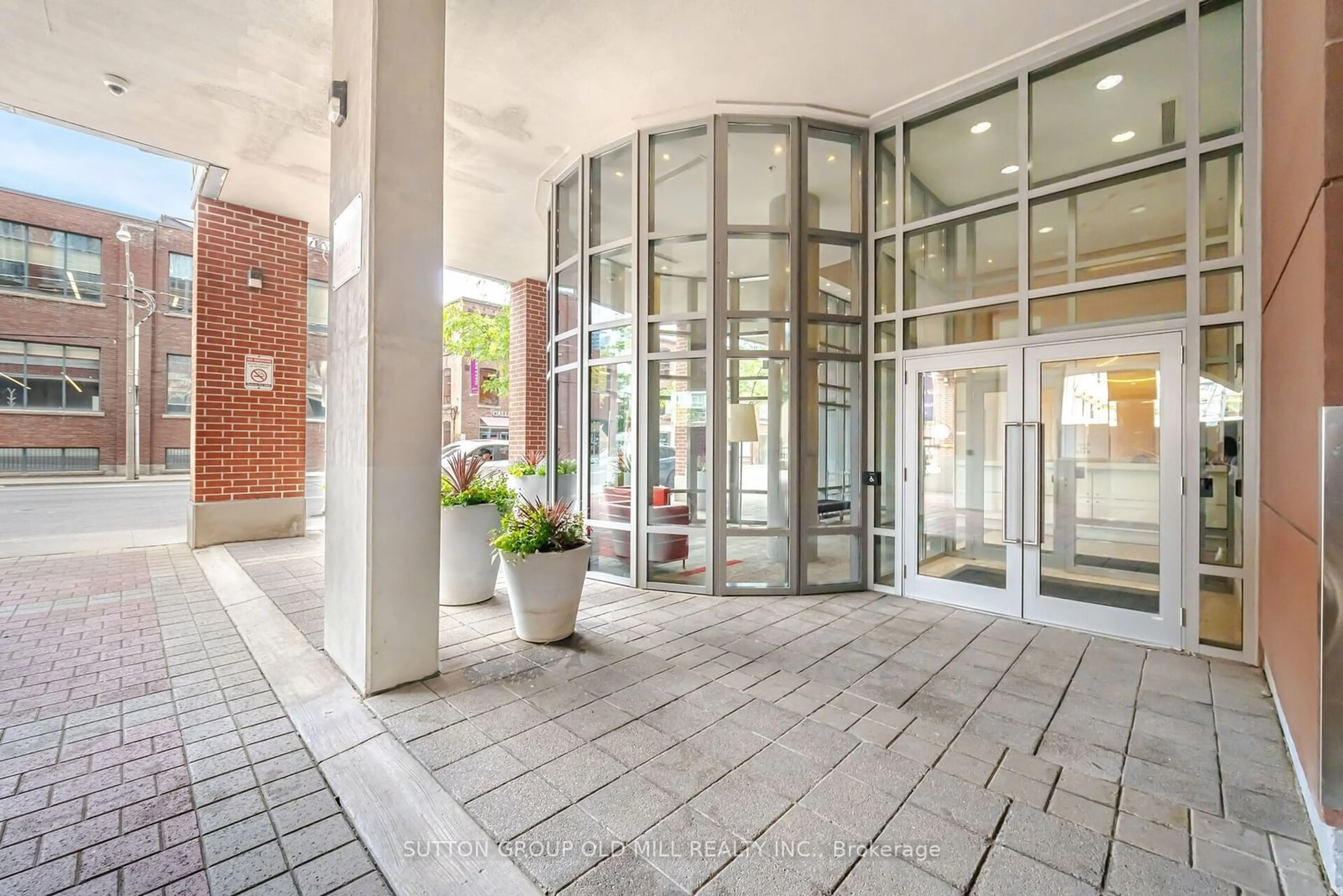 Indoor foyer, unknown floor for 255 Richmond St #1517, Toronto Ontario M5A 4T7