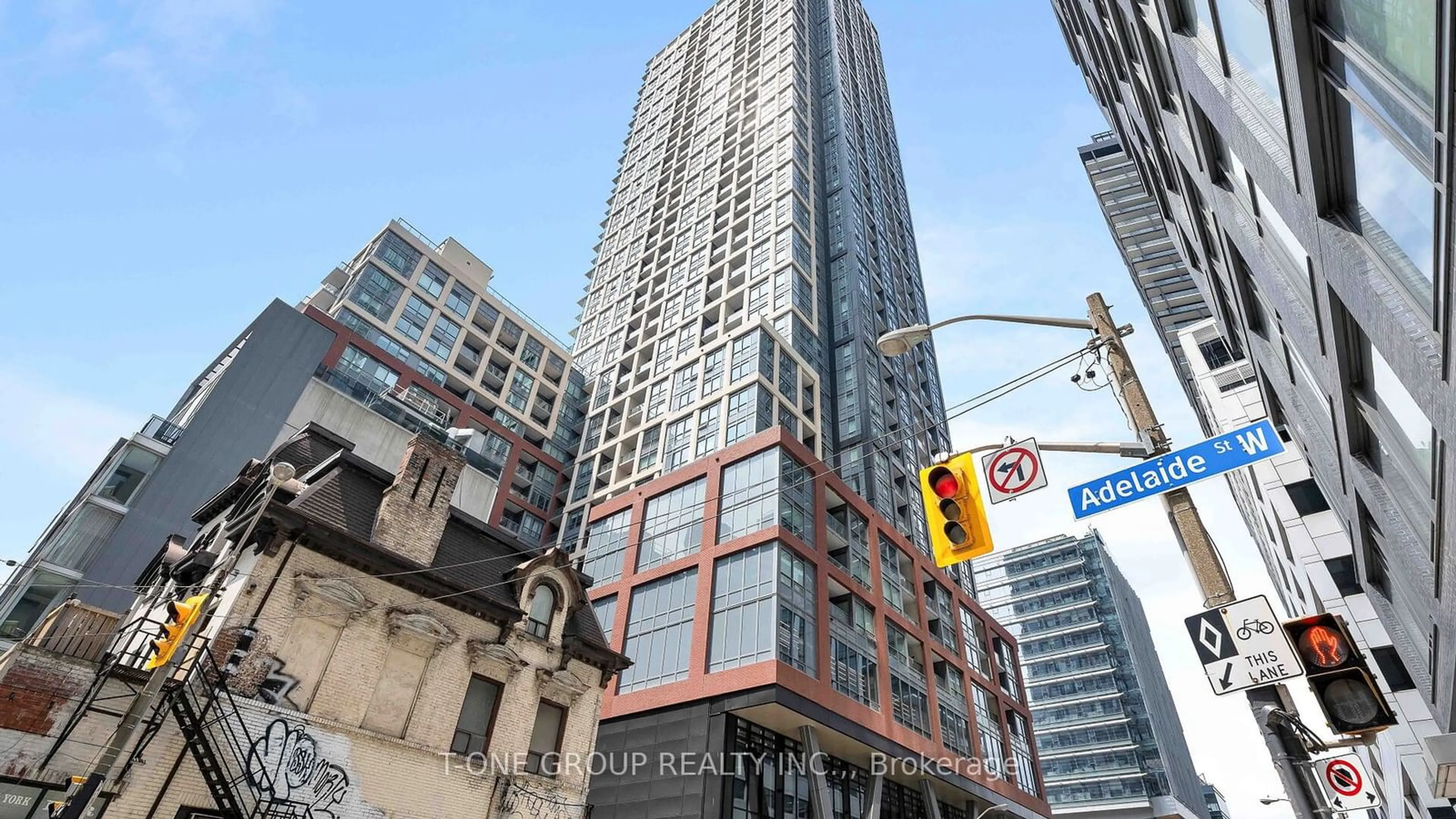 A pic from exterior of the house or condo, the front or back of building for 108 Peter St #3106, Toronto Ontario M5V 0W2