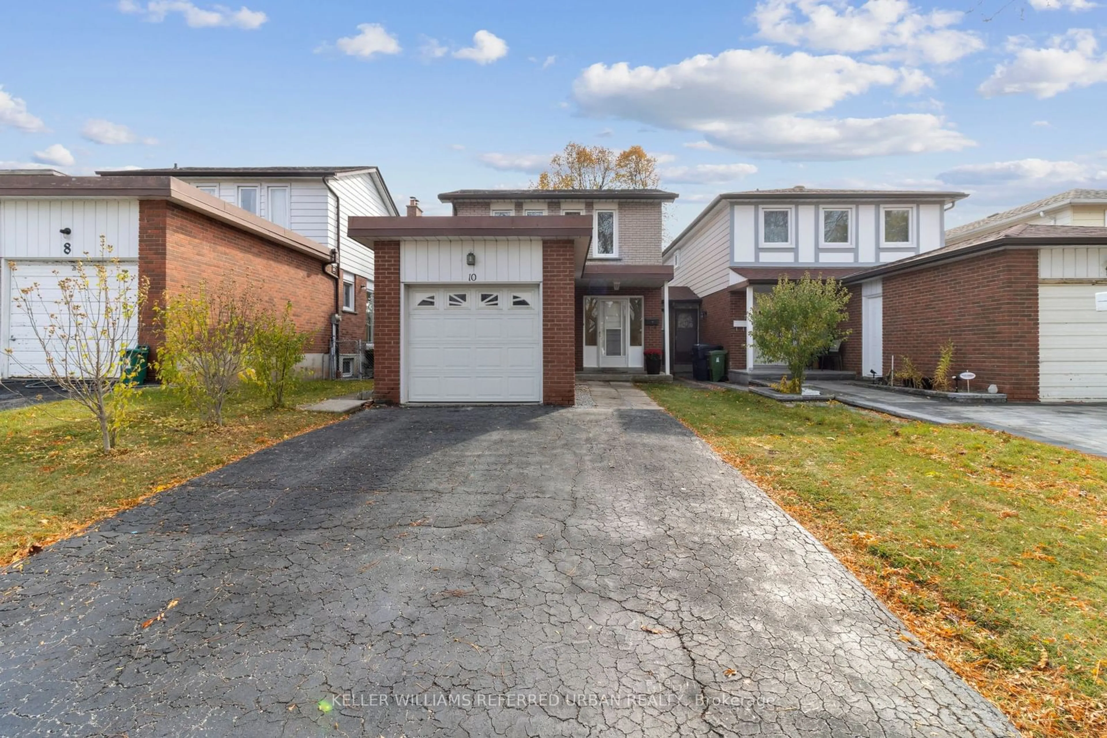 Frontside or backside of a home, the street view for 10 Nootka Cres, Toronto Ontario M2H 2X6