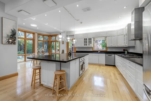 Additional property image - 98 Burbank Dr