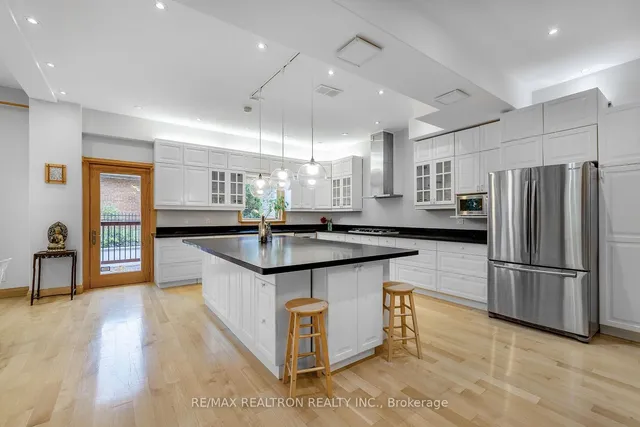Additional property image - 98 Burbank Dr