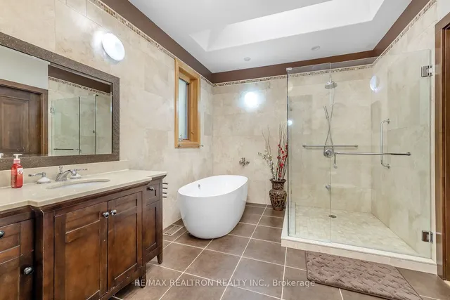 Additional property image - 98 Burbank Dr