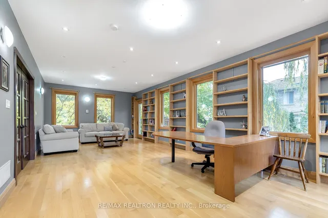 Additional property image - 98 Burbank Dr