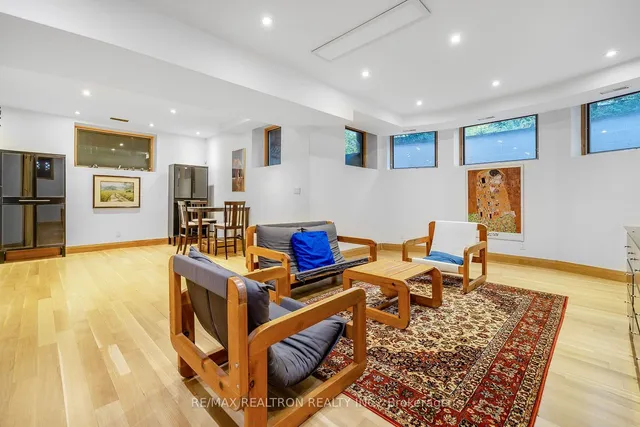 Additional property image - 98 Burbank Dr