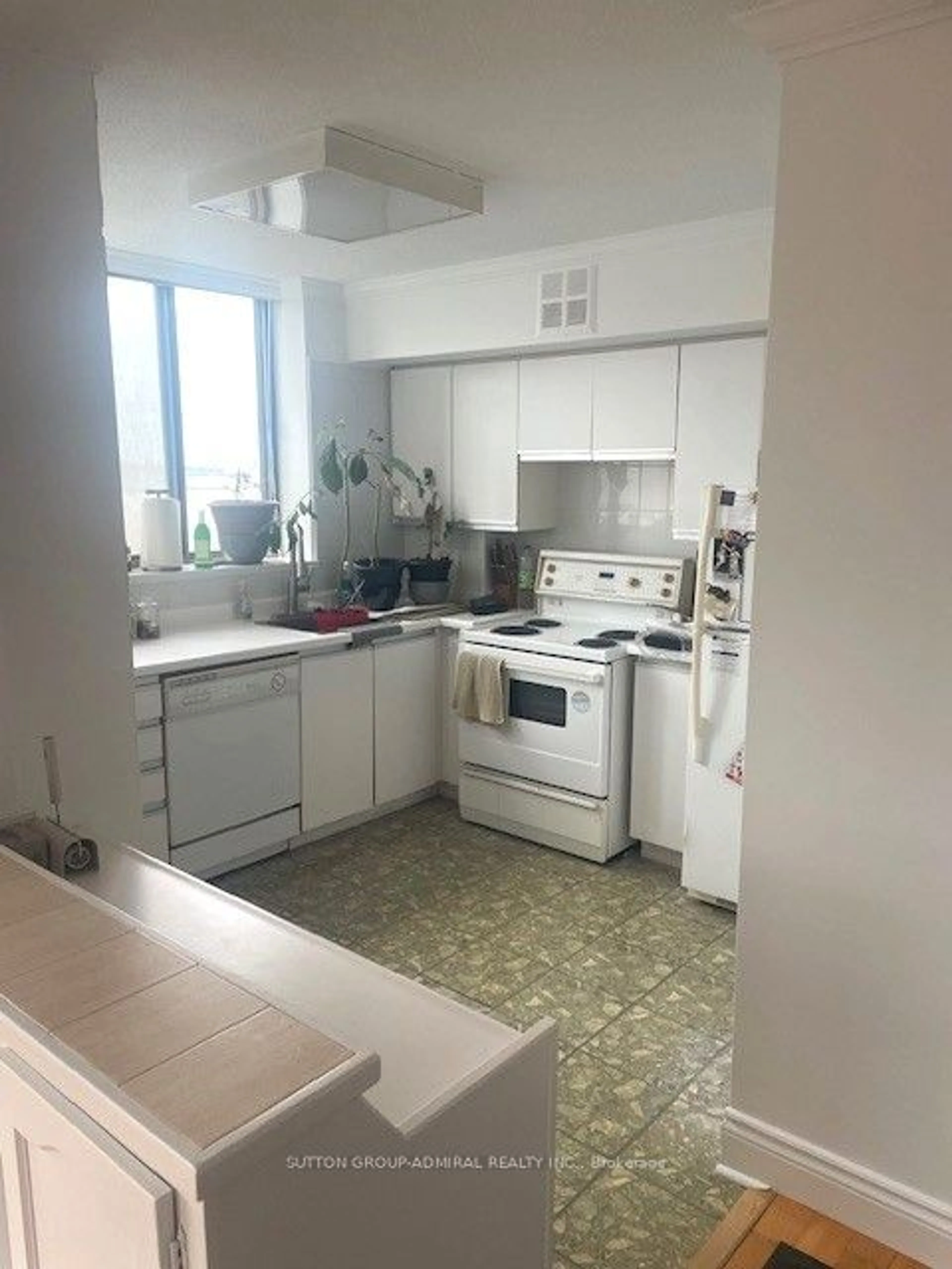 Kitchen, not visible floor, cottage for 270 Queens Quay Blvd #801, Toronto Ontario M5J 2N4