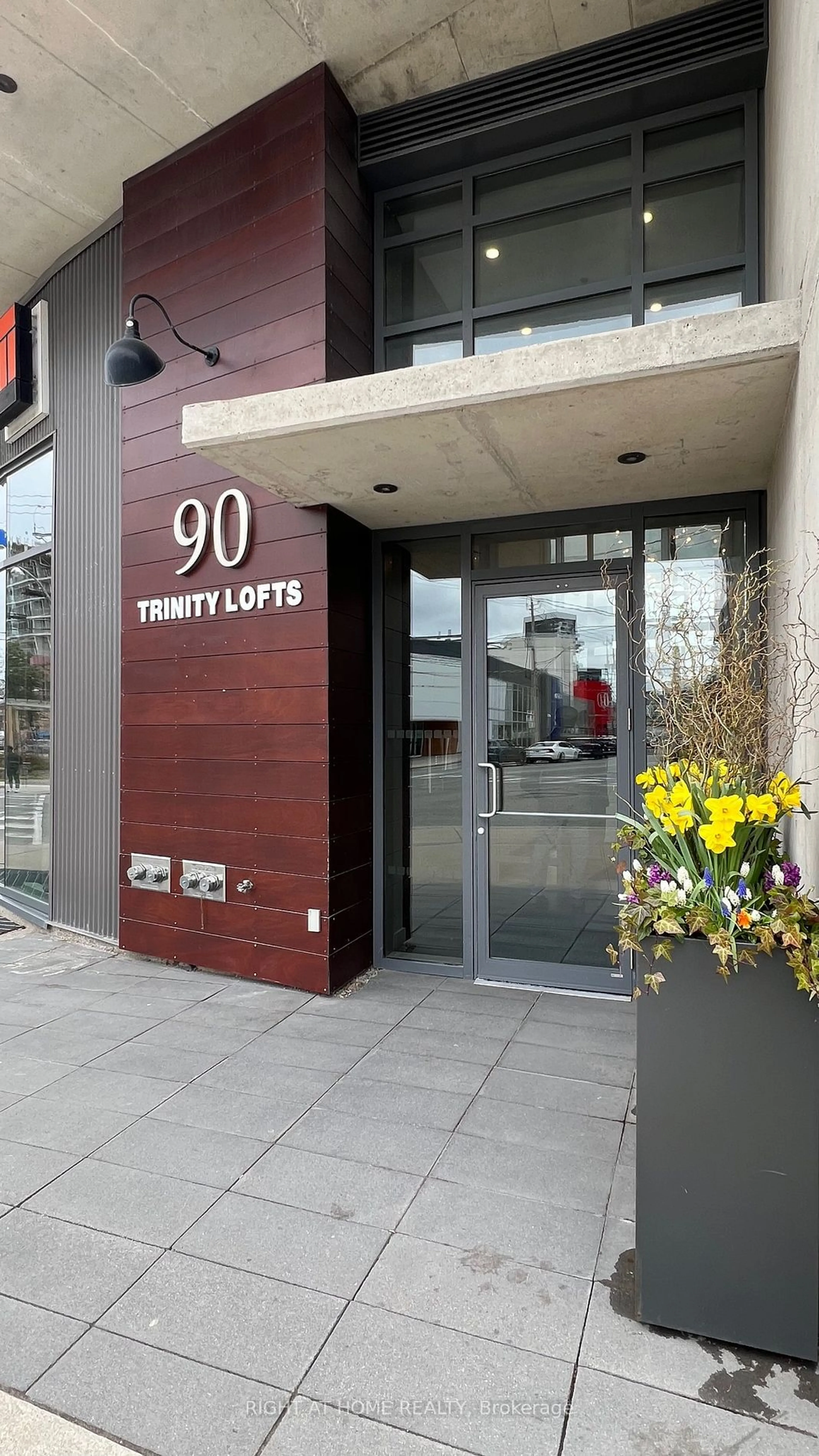 Indoor entryway for 90 Trinity St #603, Toronto Ontario M5A 0E4