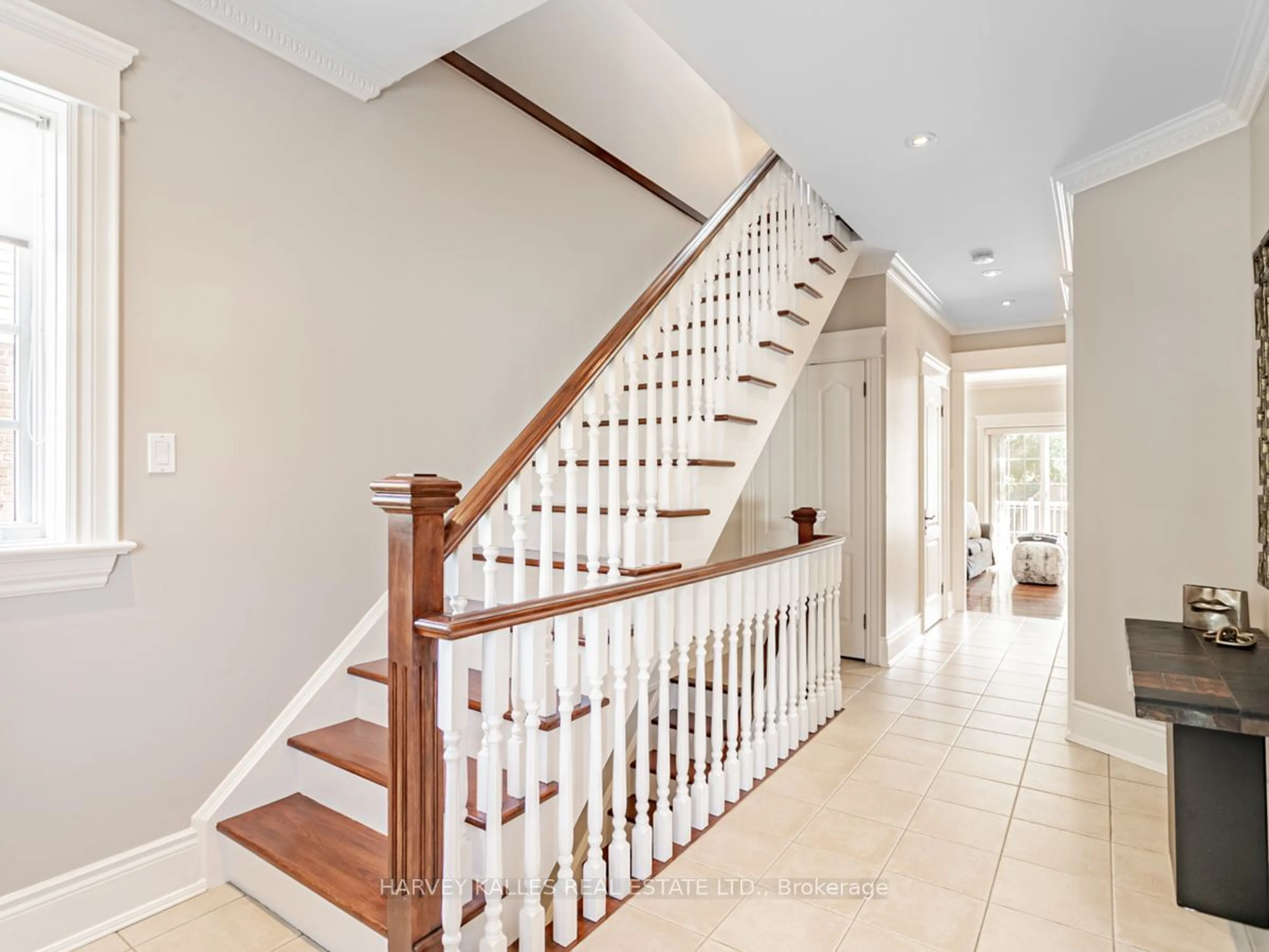 Stairs for 247 Johnston Ave, Toronto Ontario M2N 1H5