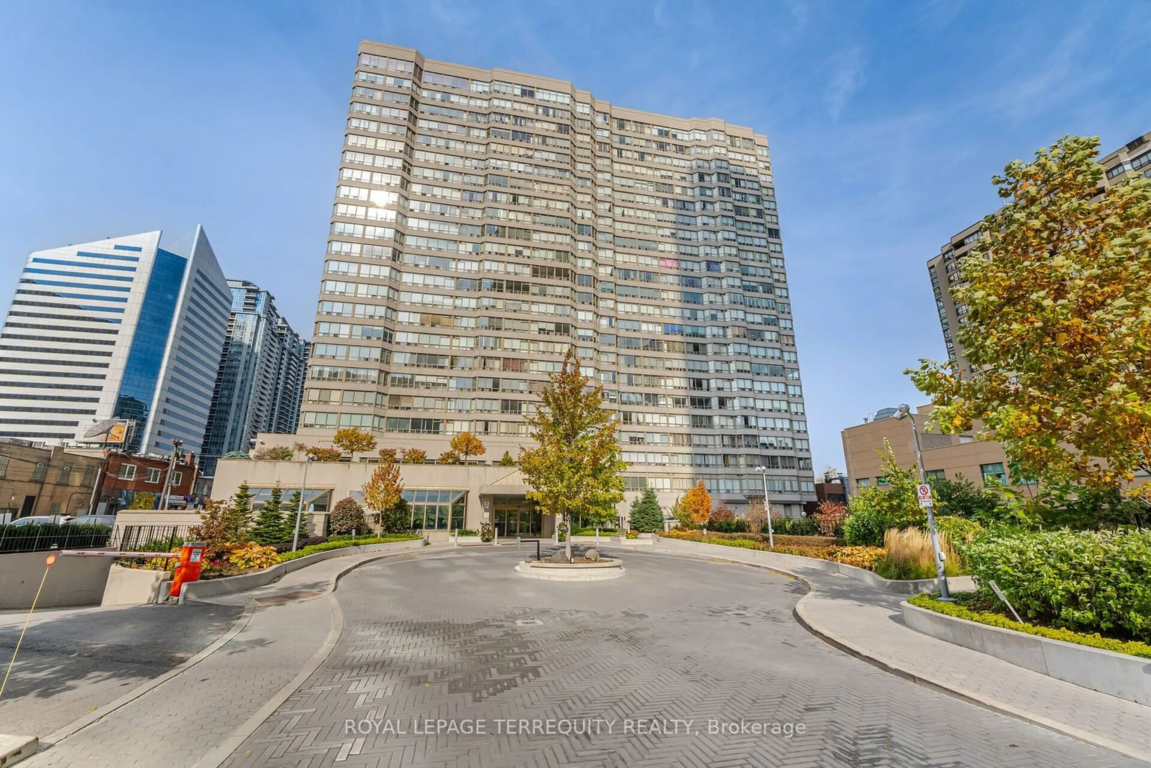 A pic from exterior of the house or condo, the front or back of building for 30 Greenfield Ave #1716, Toronto Ontario M2N 6N3