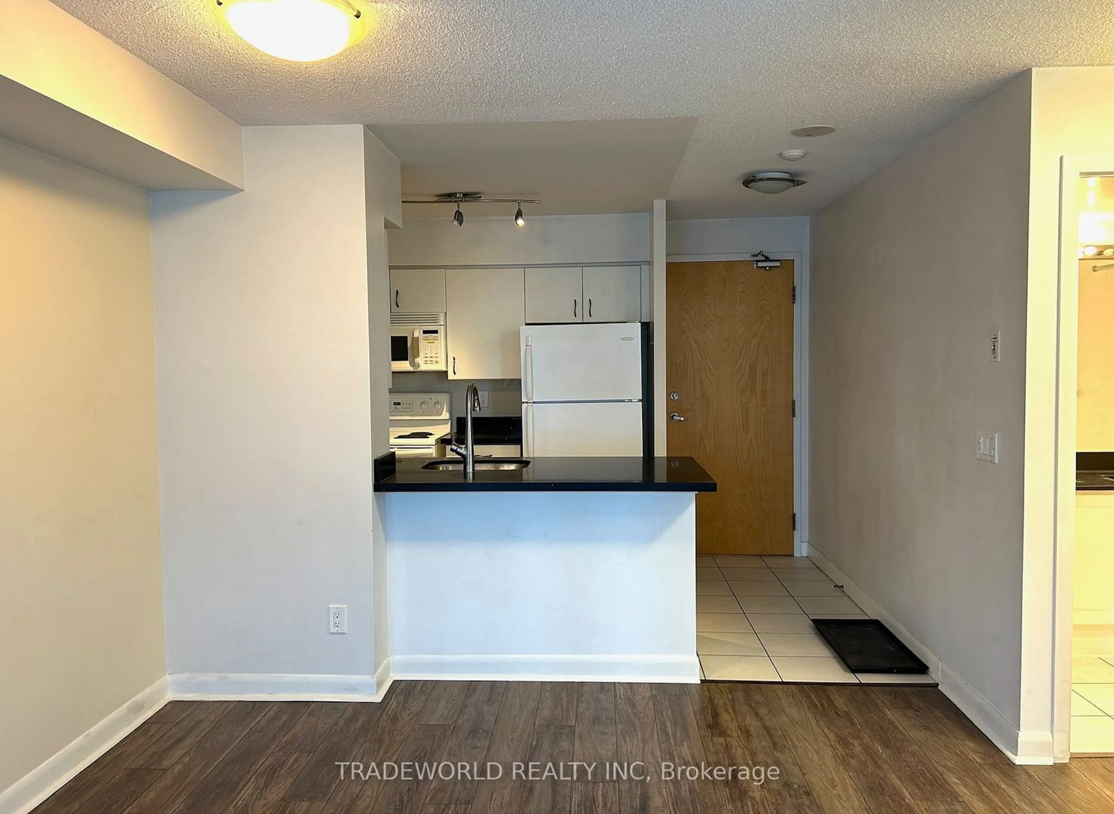 Standard kitchen, not visible floor for 4978 Yonge St #3110, Toronto Ontario M2N 7G8