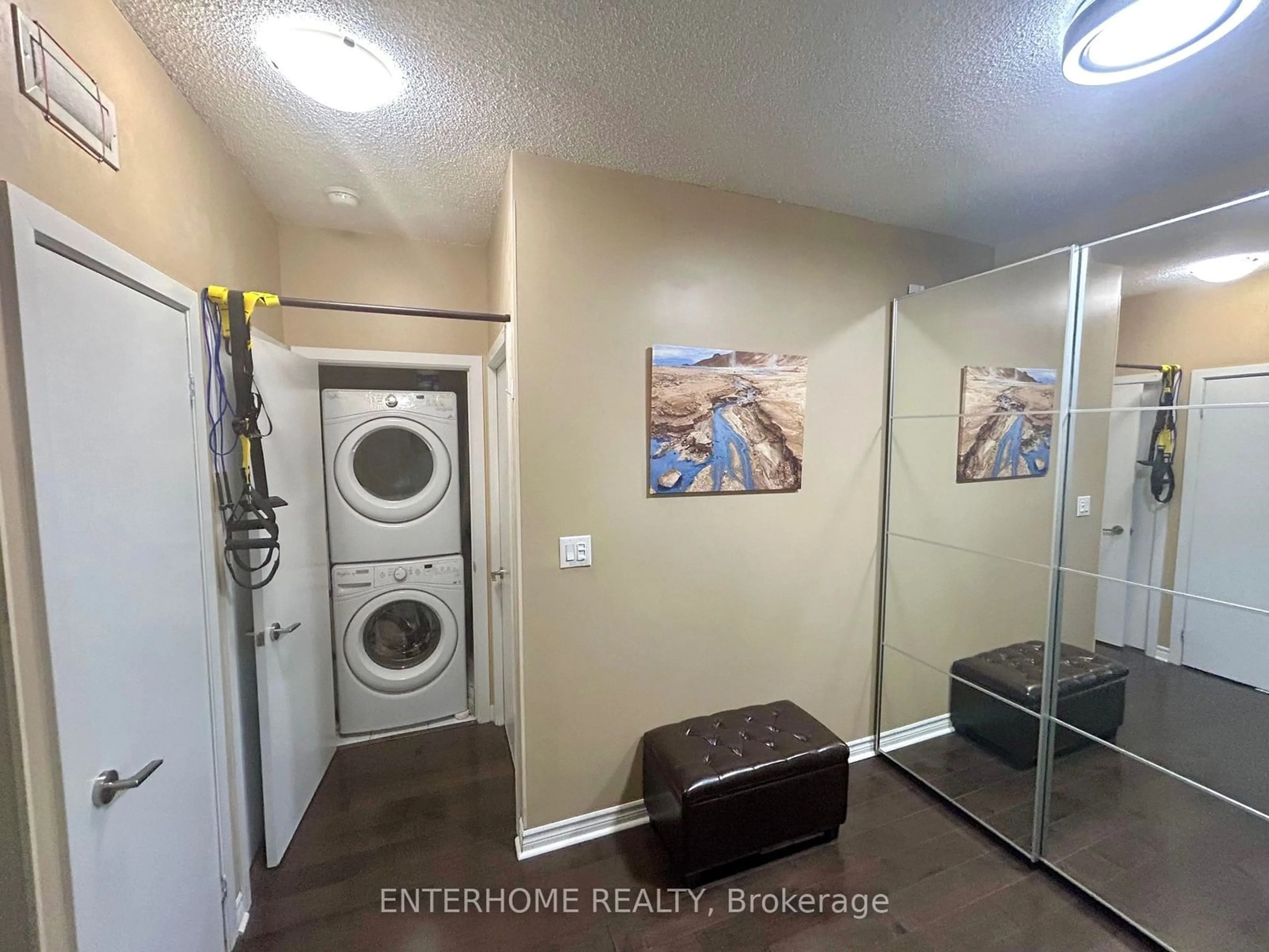 Indoor entryway, unknown floor for 18 Harbour St #2906, Toronto Ontario M5J 2Z6