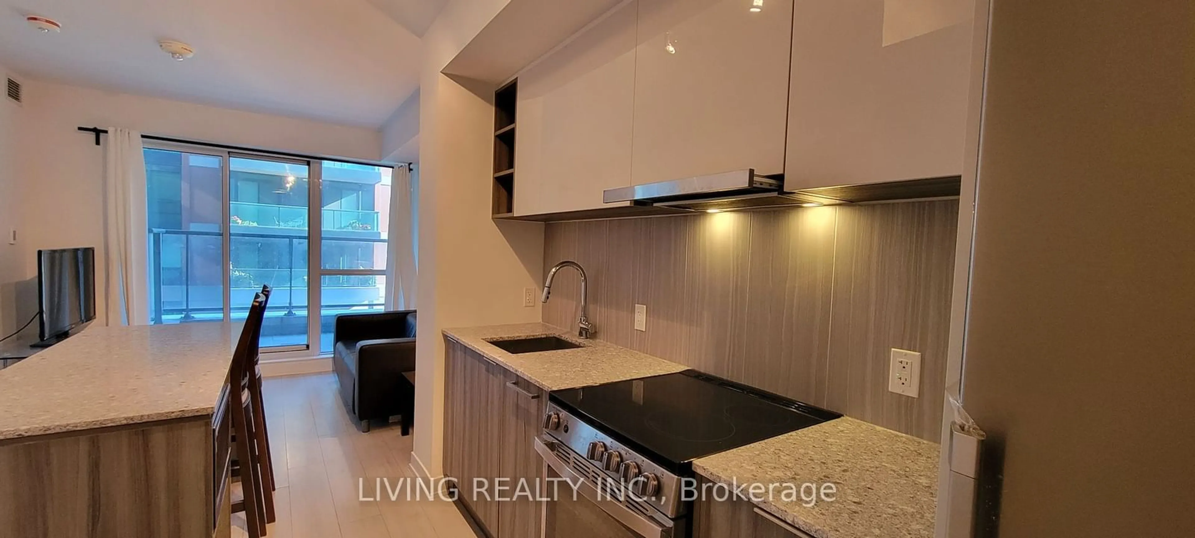 Standard kitchen for 31 Tippett Rd #343, Toronto Ontario M3H 0C8