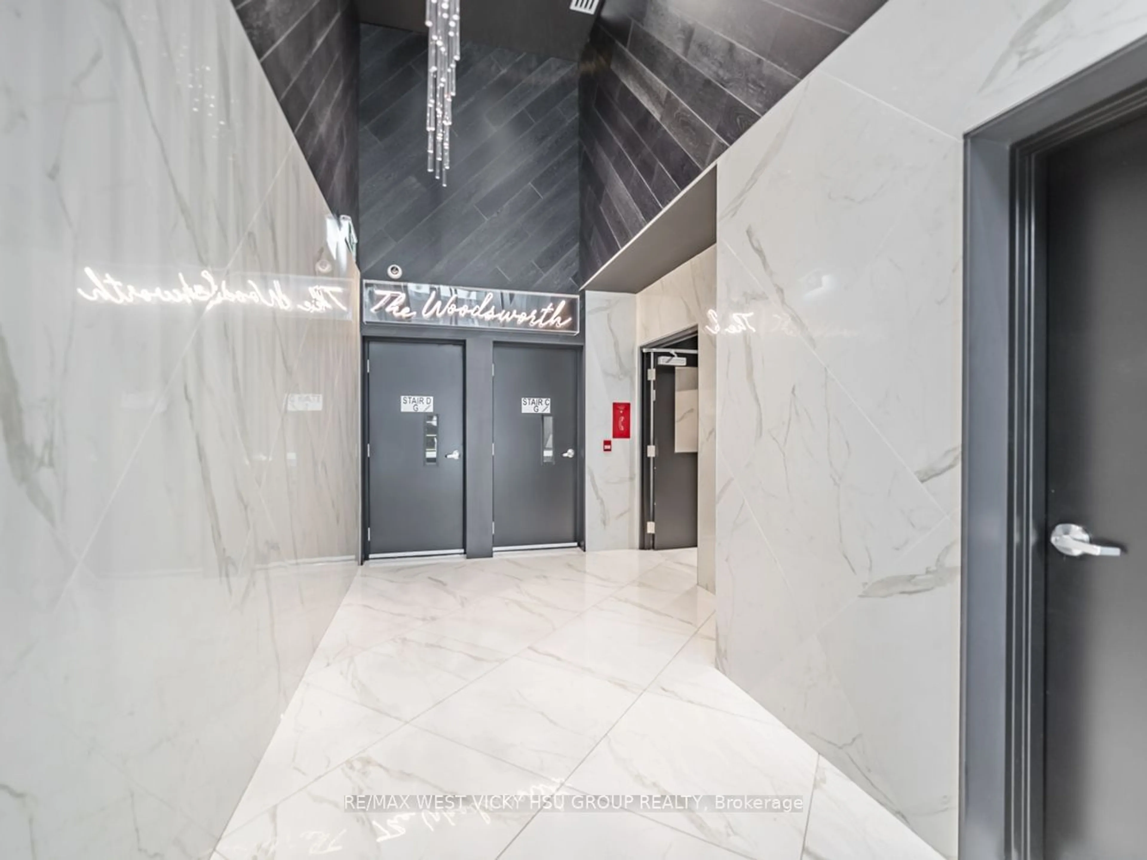 Indoor foyer, cement floor for 458 Richmond St #806, Toronto Ontario M5V 0S9