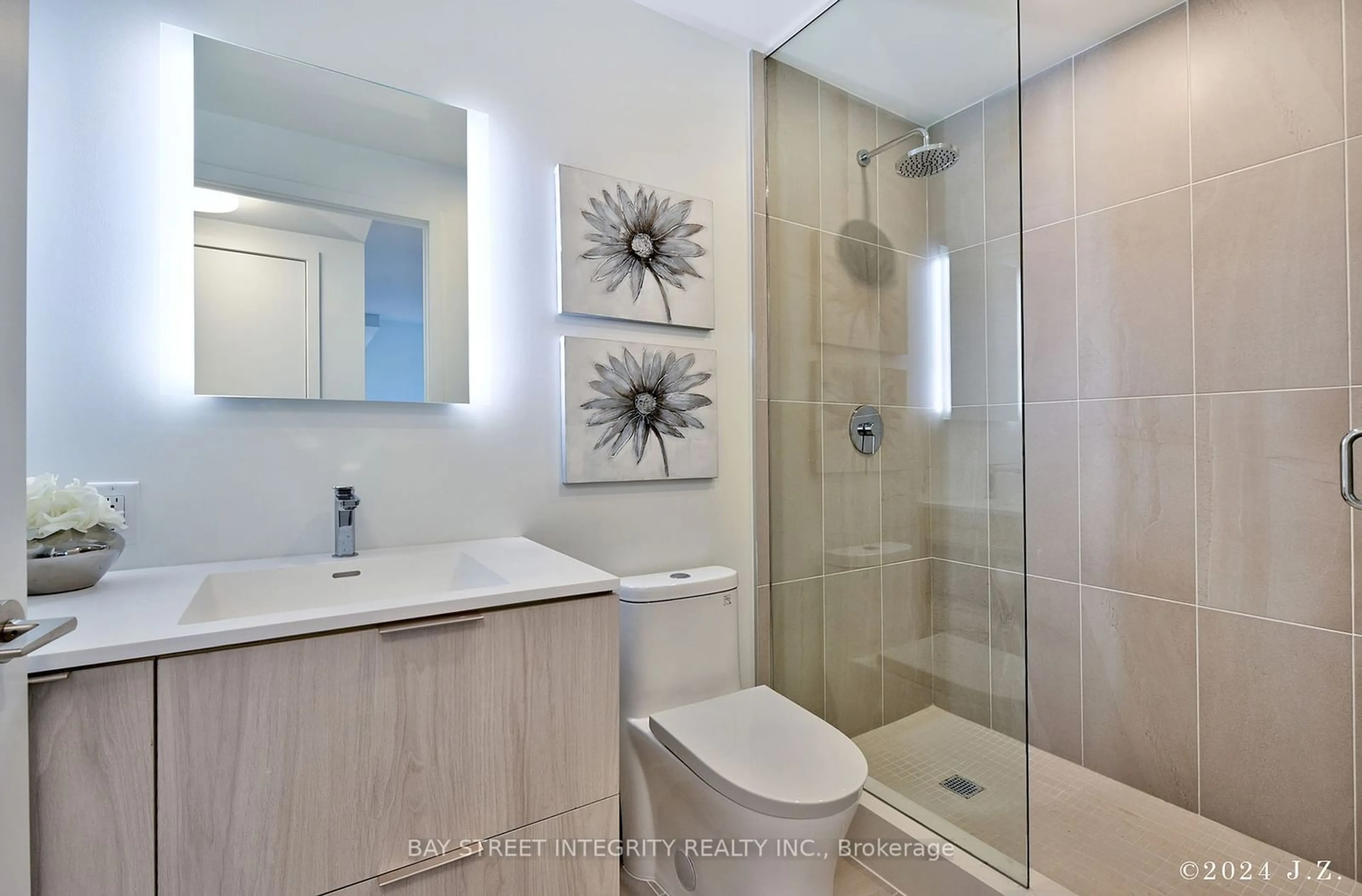 Contemporary bathroom for 185 Alberta Ave #403, Toronto Ontario M6C 1C5