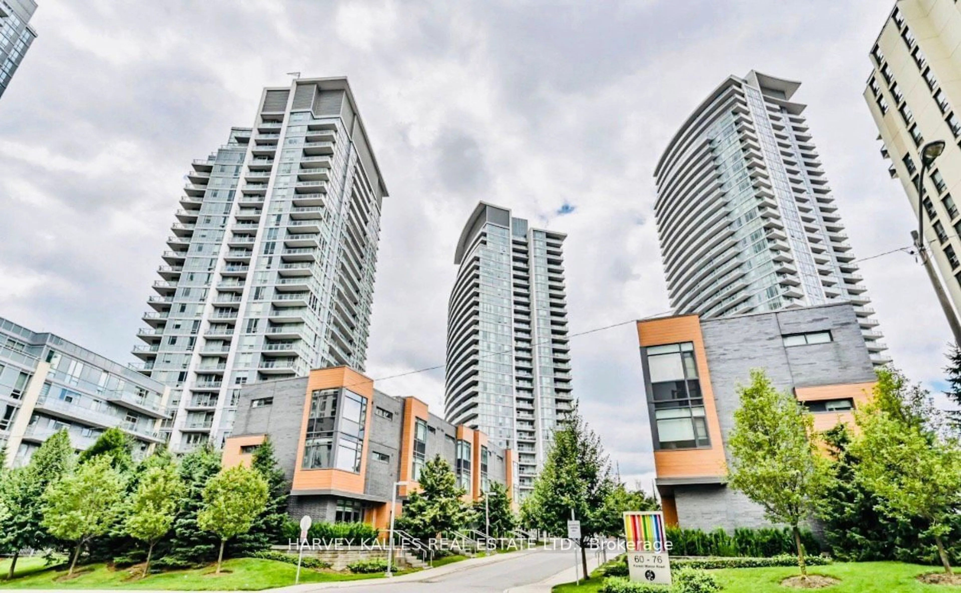 A pic from exterior of the house or condo, the view of city buildings for 62 Forest Manor Rd #1505, Toronto Ontario M2J 0B6