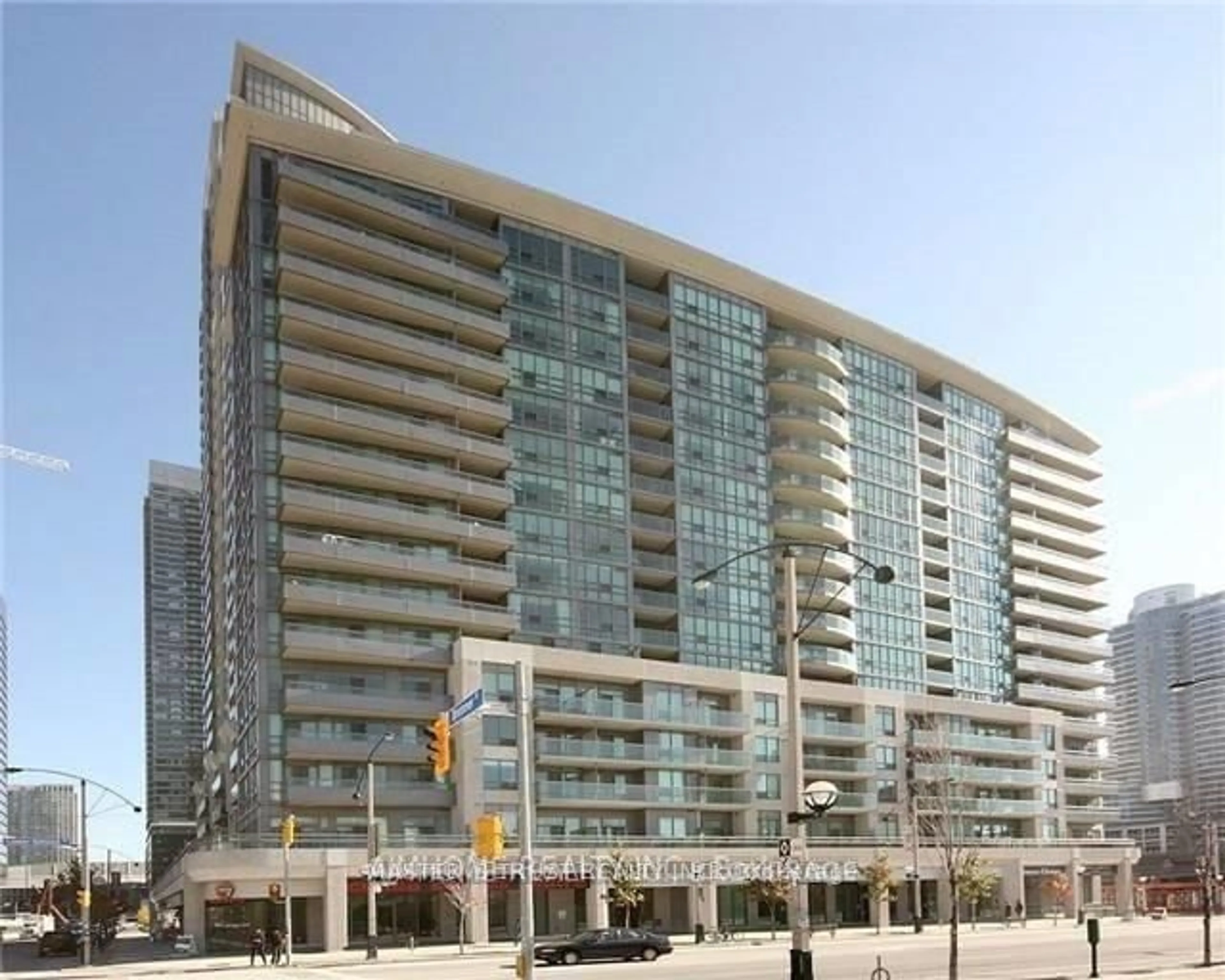 A pic from exterior of the house or condo, the front or back of building for 51 Lower Simcoe St #1802, Toronto Ontario M5J 3A2