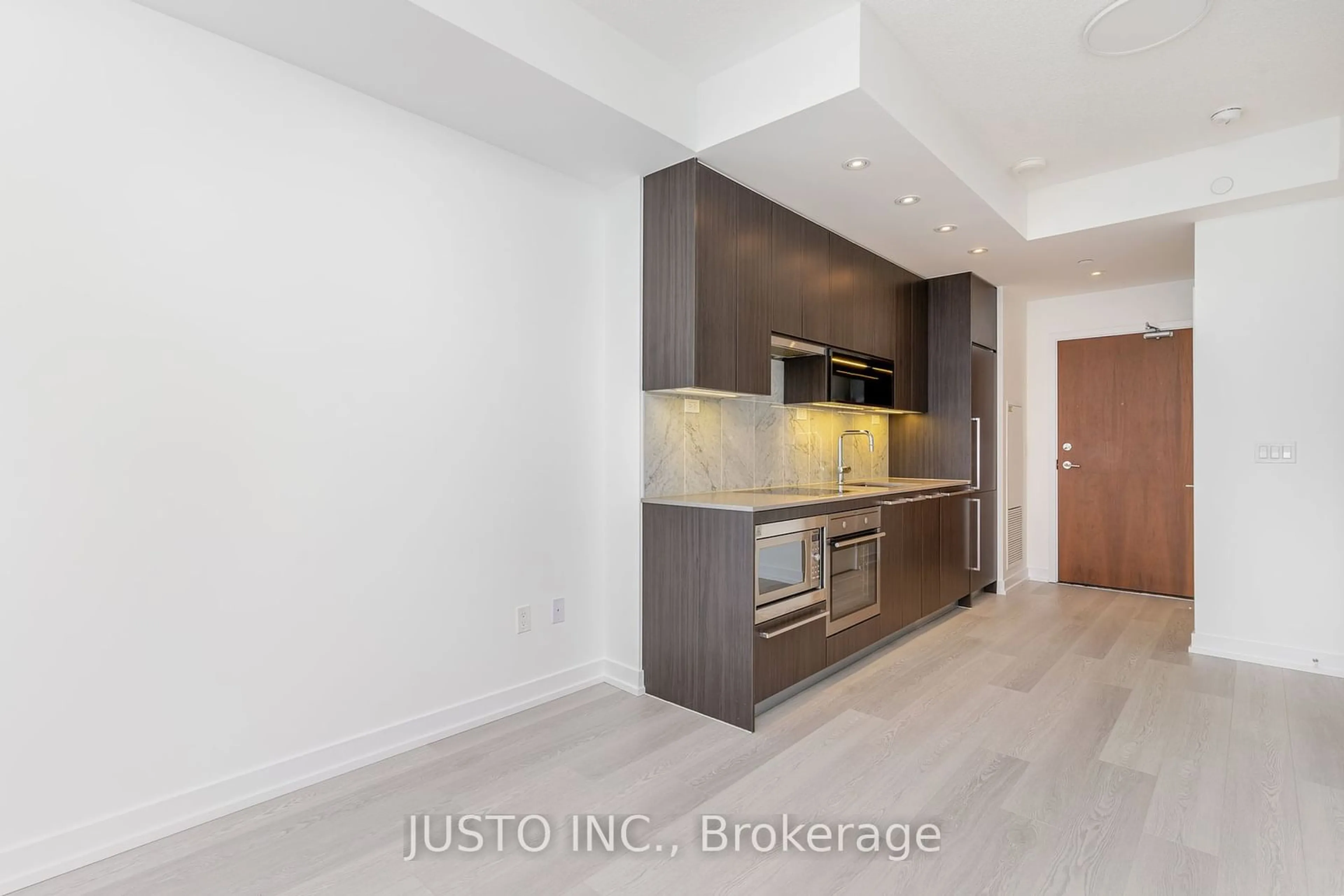 Open concept kitchen for 115 McMahon Dr #3808, Toronto Ontario M2K 0E3