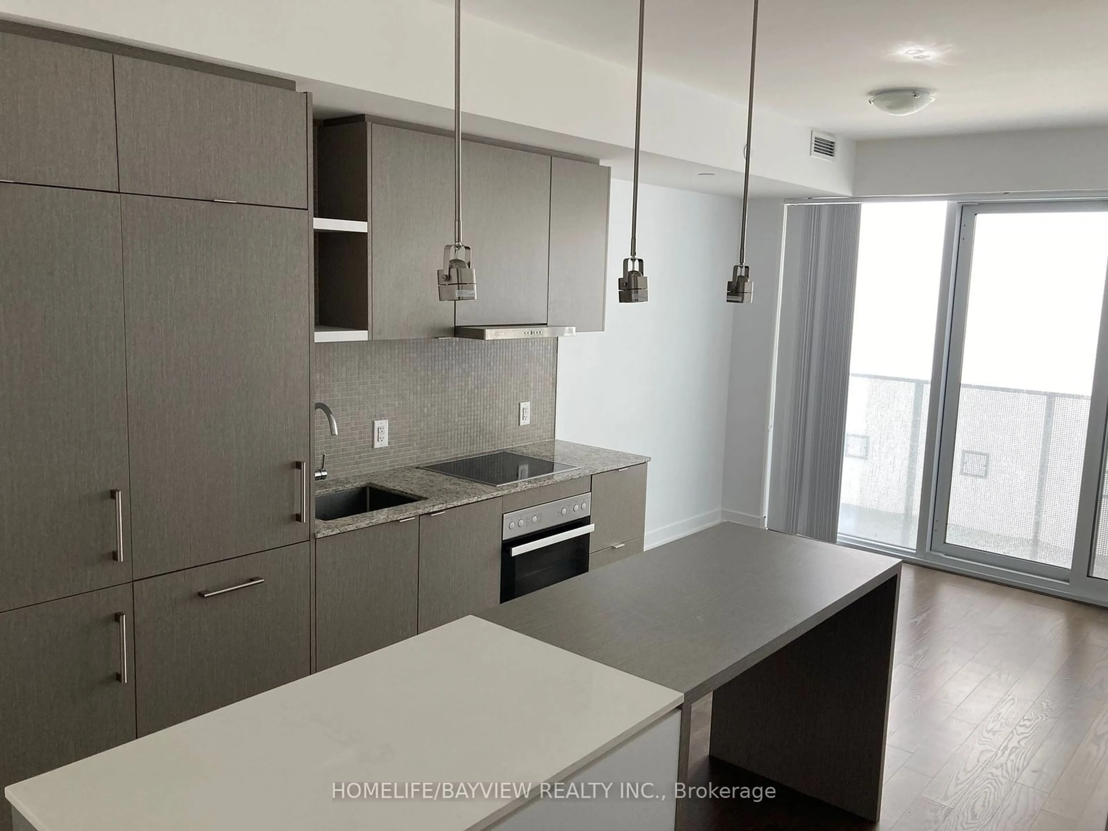 Standard kitchen for 88 Harbour St #6601, Toronto Ontario M5J 0C3