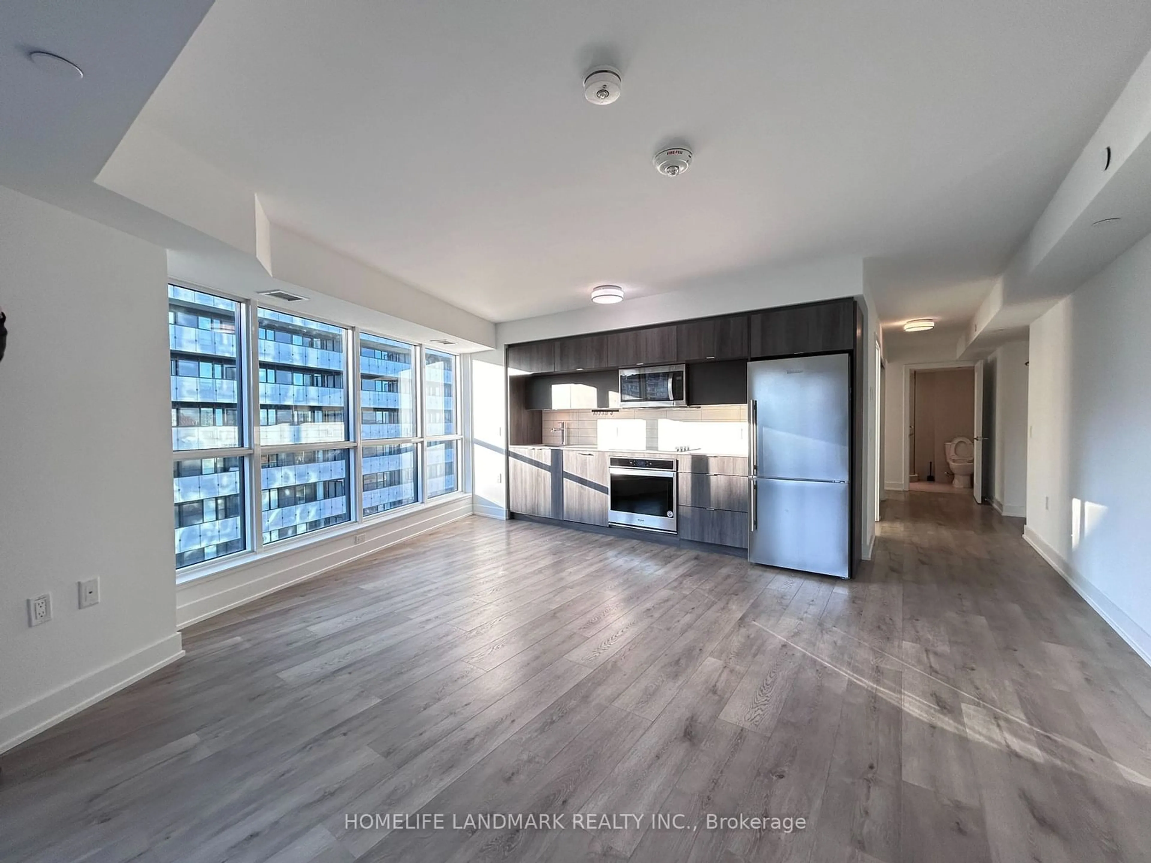 Open concept kitchen for 585 Bloor St #1122, Toronto Ontario M4W 0B3