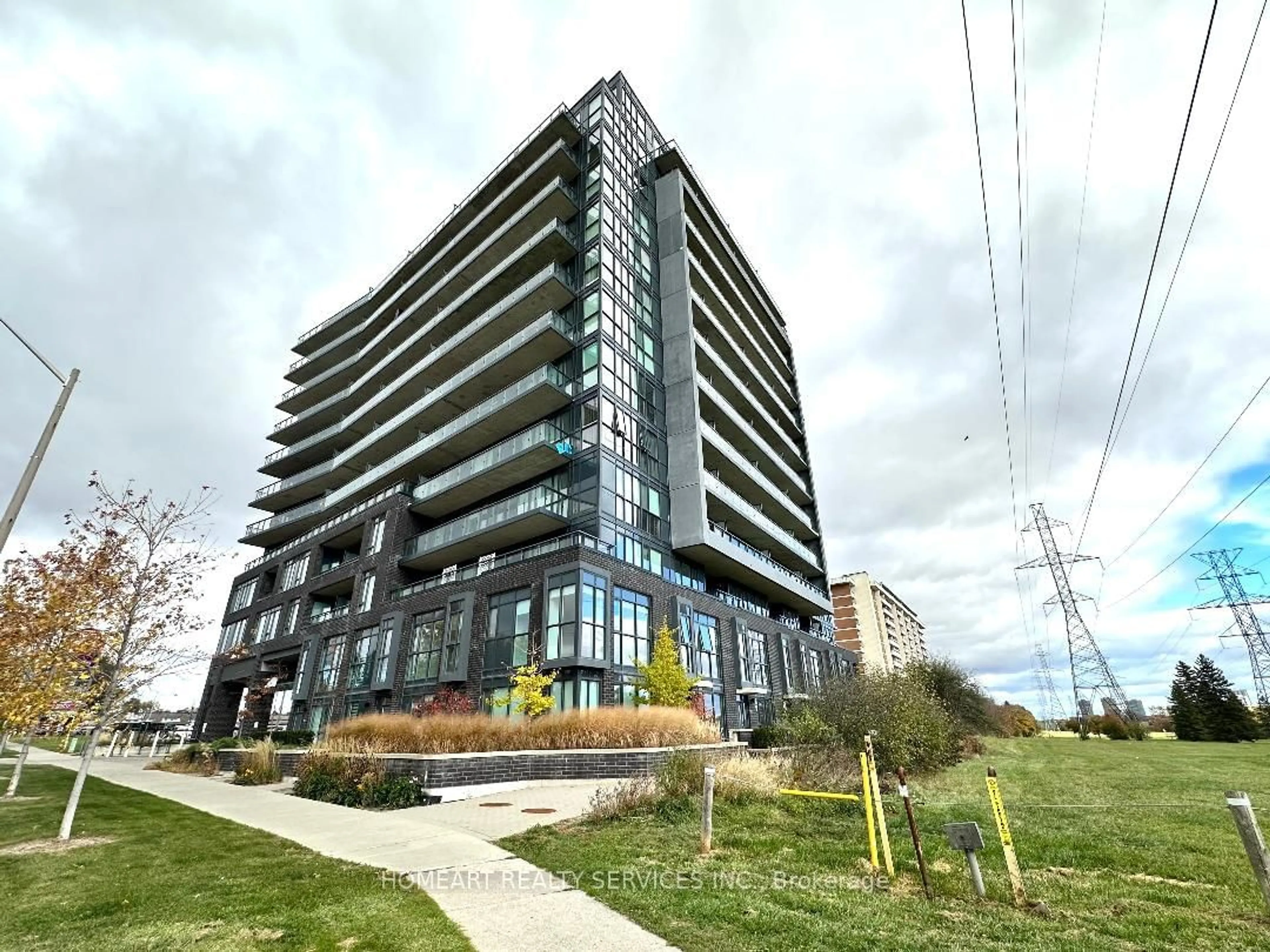 A pic from exterior of the house or condo, the front or back of building for 3237 Bayview Ave #713, Toronto Ontario M2K 2N4