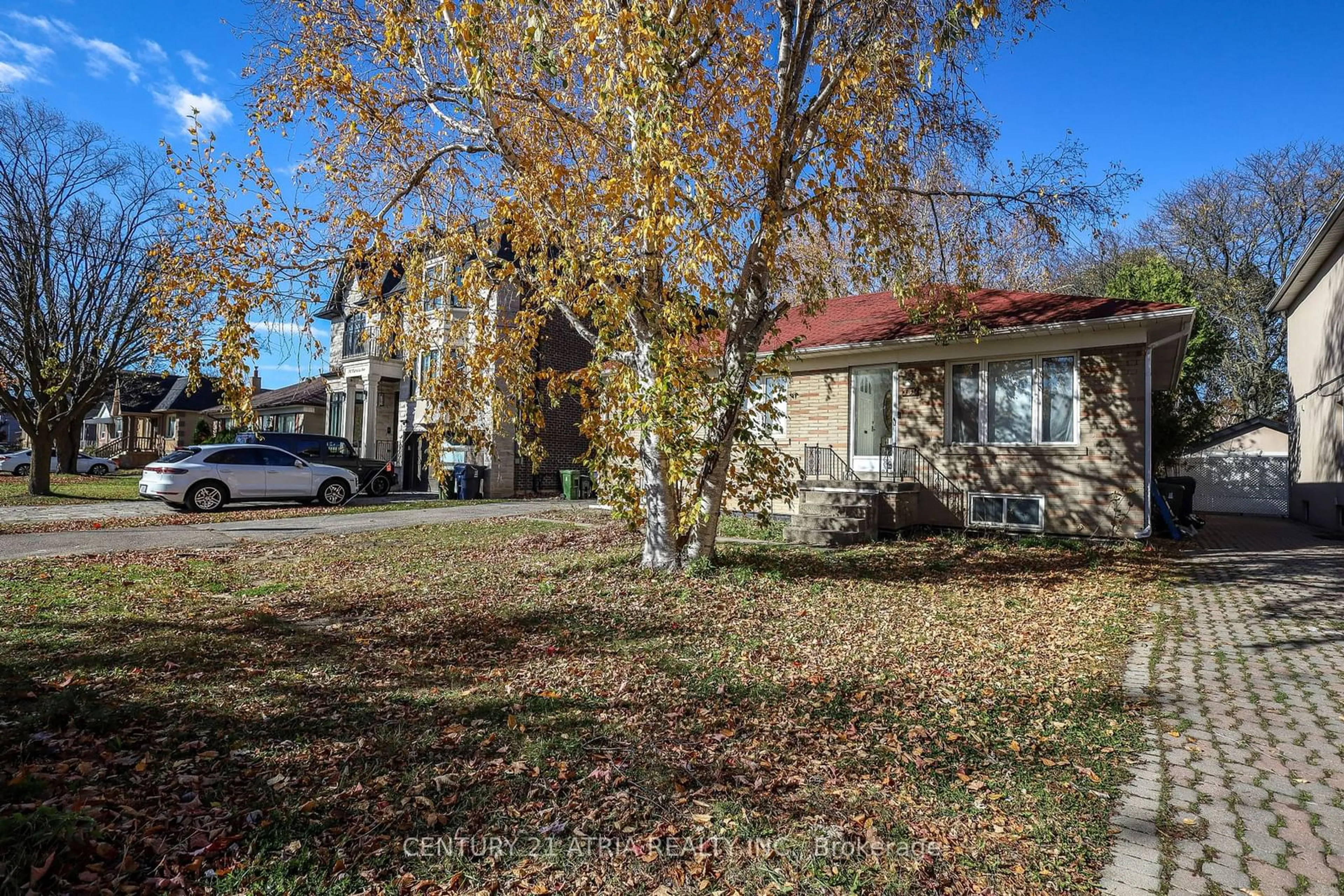 A pic from exterior of the house or condo, the street view for 180 Patricia Ave, Toronto Ontario M2M 1J5