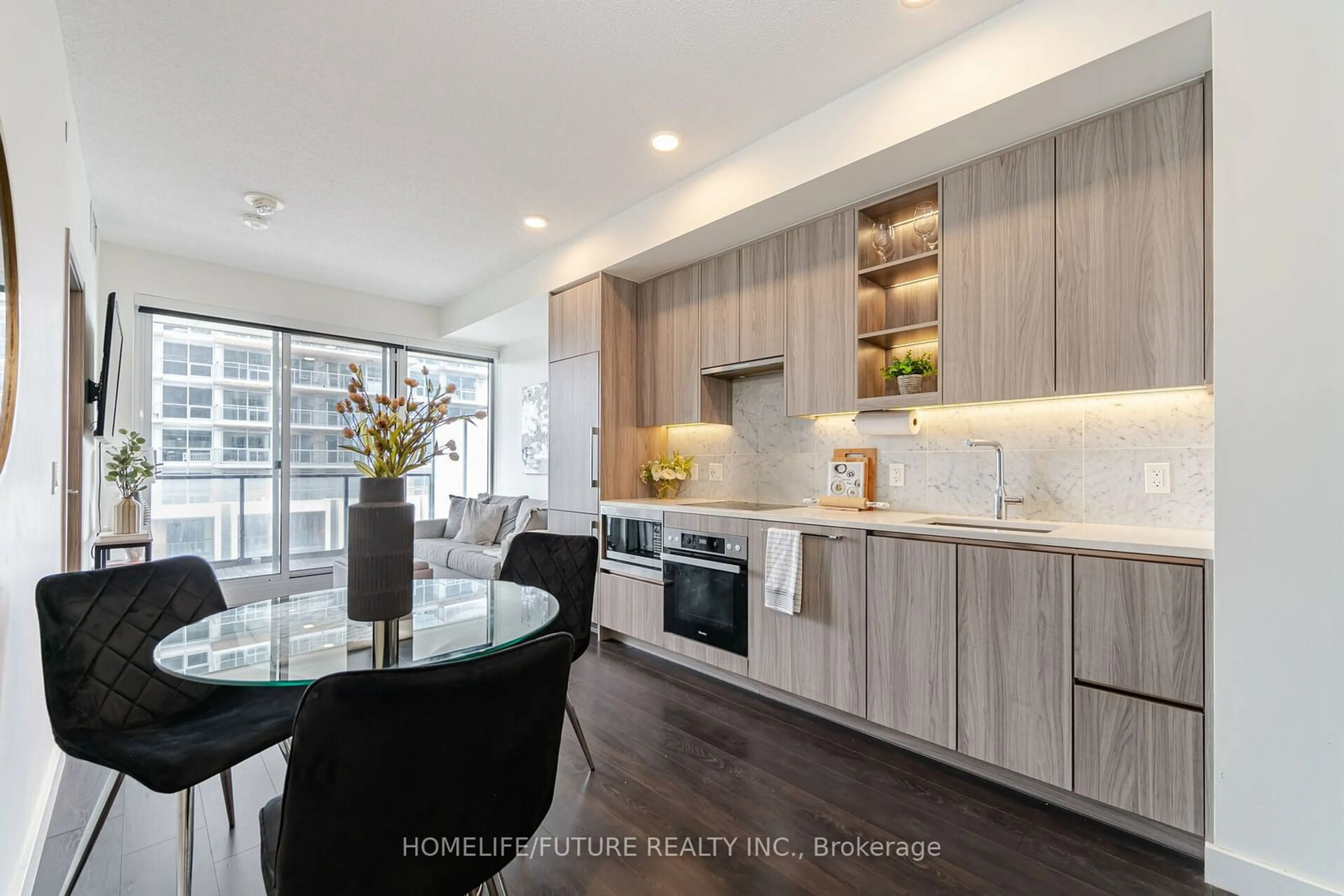 Open concept kitchen for 85 Mcmahon Dr #807, Toronto Ontario M2K 0H1