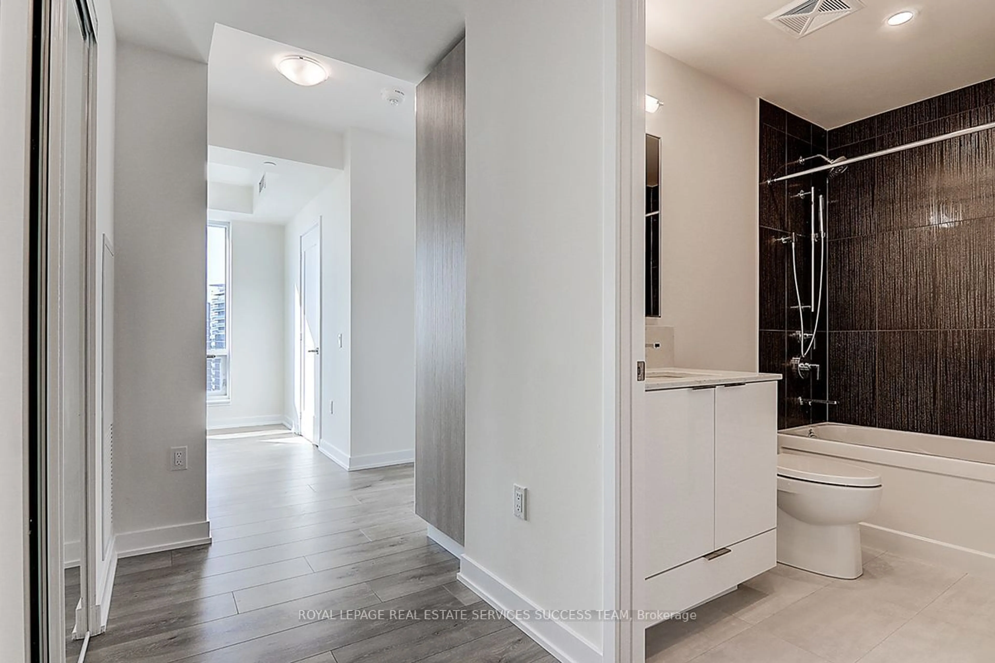 Indoor entryway, wood floors for 28 Freeland St #4404, Toronto Ontario M5E 1L7