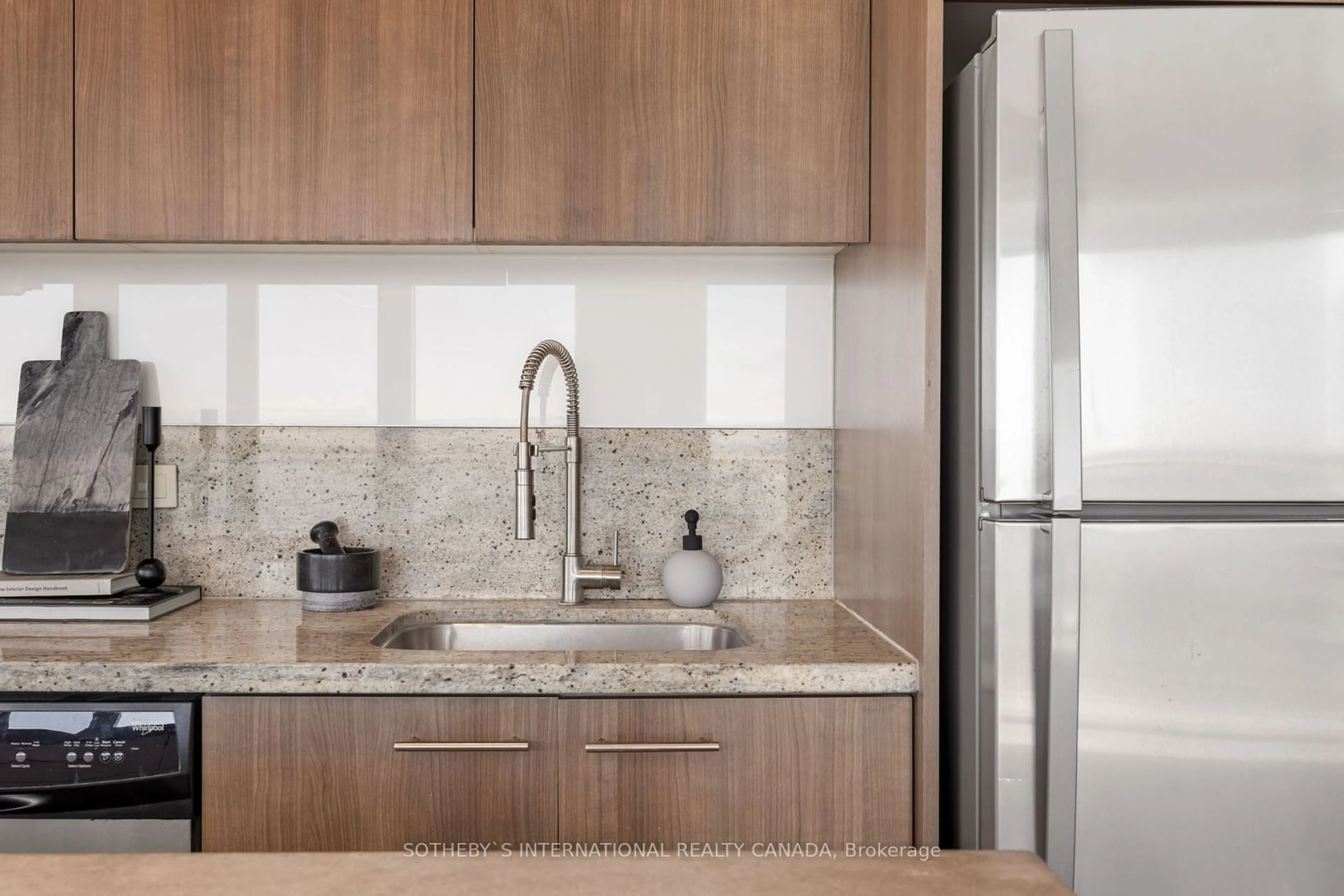 Contemporary kitchen, ceramic floors for 70 Distillery Lane #1508, Toronto Ontario M5A 0E3