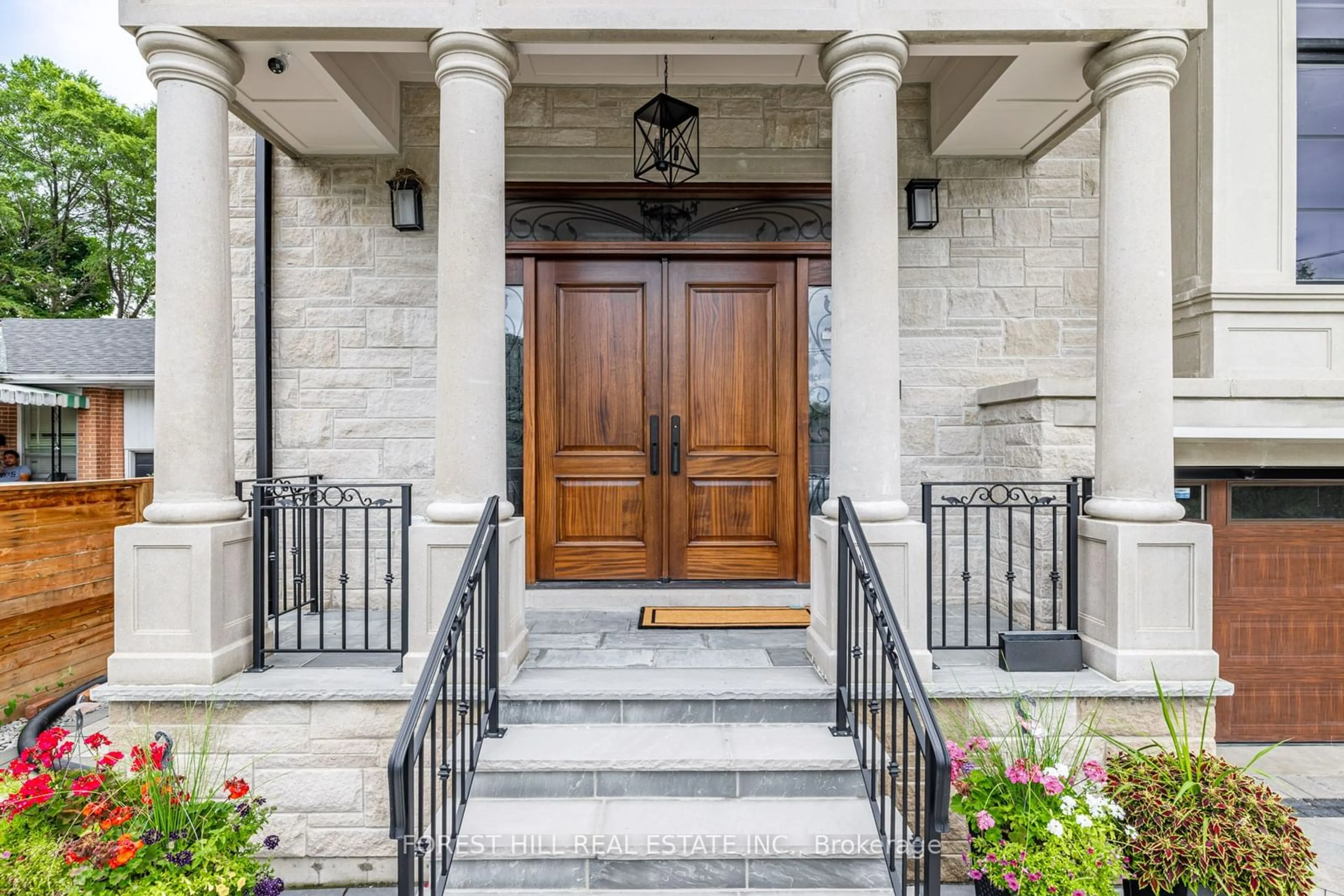 Indoor entryway, wood floors for 5 Charlemagne Dr, Toronto Ontario M2N 4H7