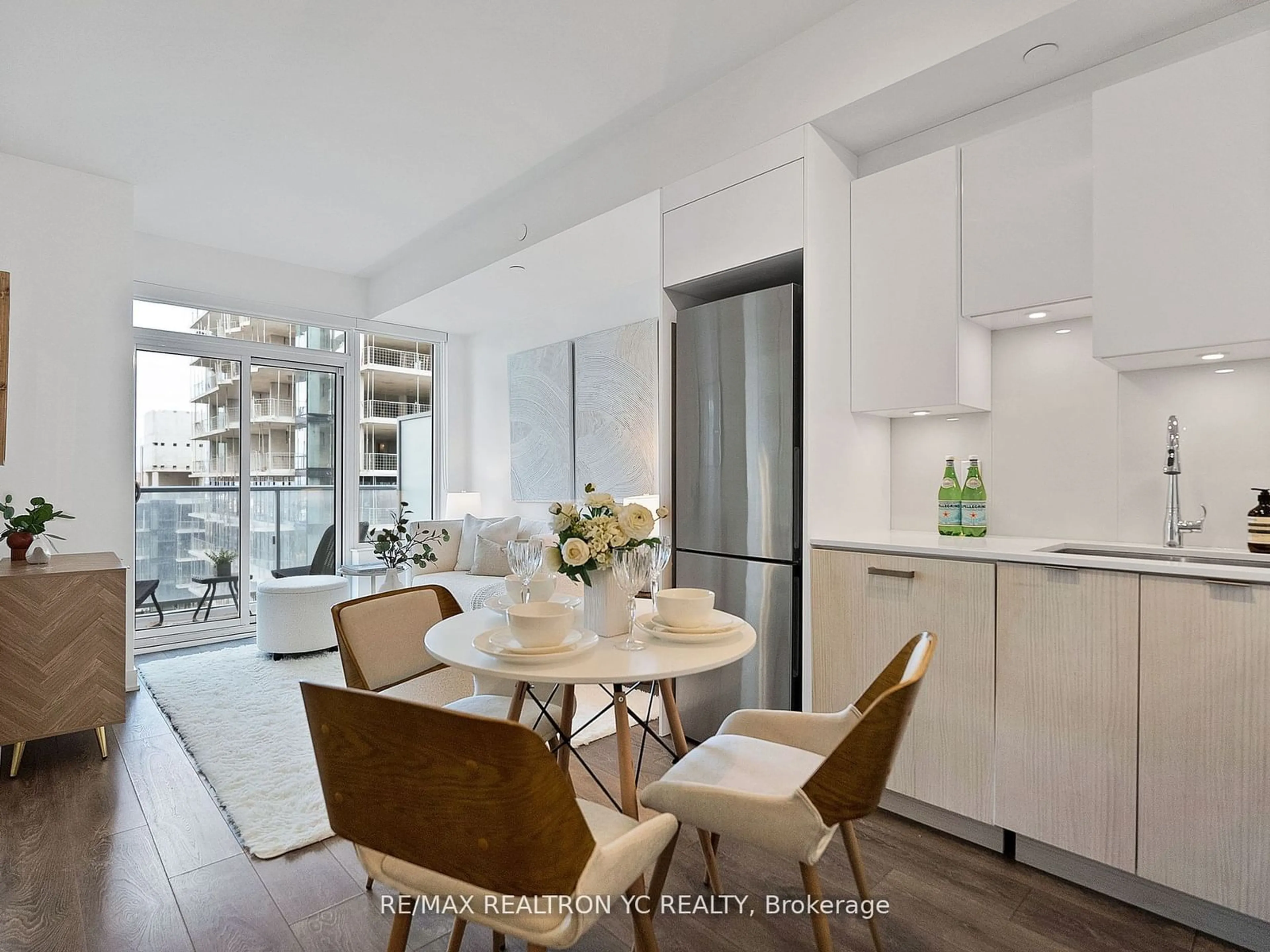 Open concept kitchen for 99 Broadway Ave #2902, Toronto Ontario M4P 0E3